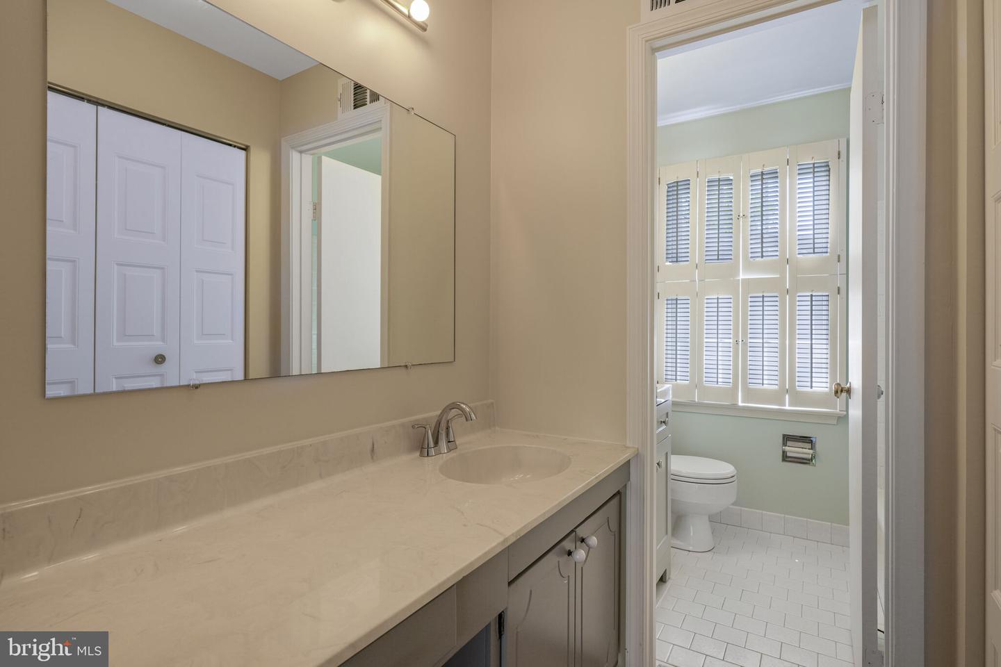 5400 30TH ST N, ARLINGTON, Virginia 22207, 4 Bedrooms Bedrooms, ,3 BathroomsBathrooms,Residential,For sale,5400 30TH ST N,VAAR2056878 MLS # VAAR2056878