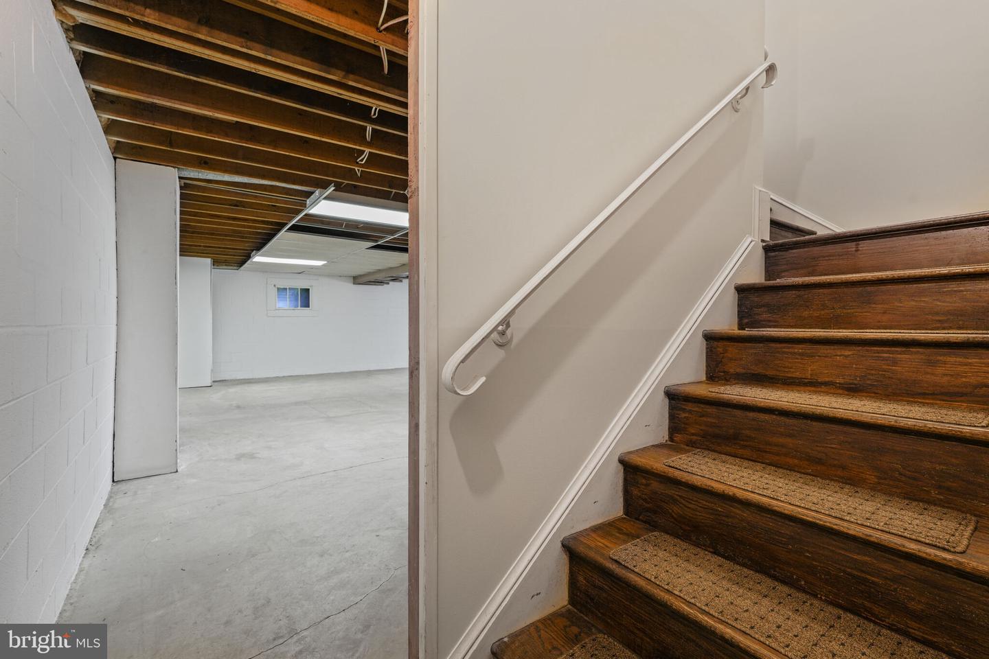 5400 30TH ST N, ARLINGTON, Virginia 22207, 4 Bedrooms Bedrooms, ,3 BathroomsBathrooms,Residential,For sale,5400 30TH ST N,VAAR2056878 MLS # VAAR2056878