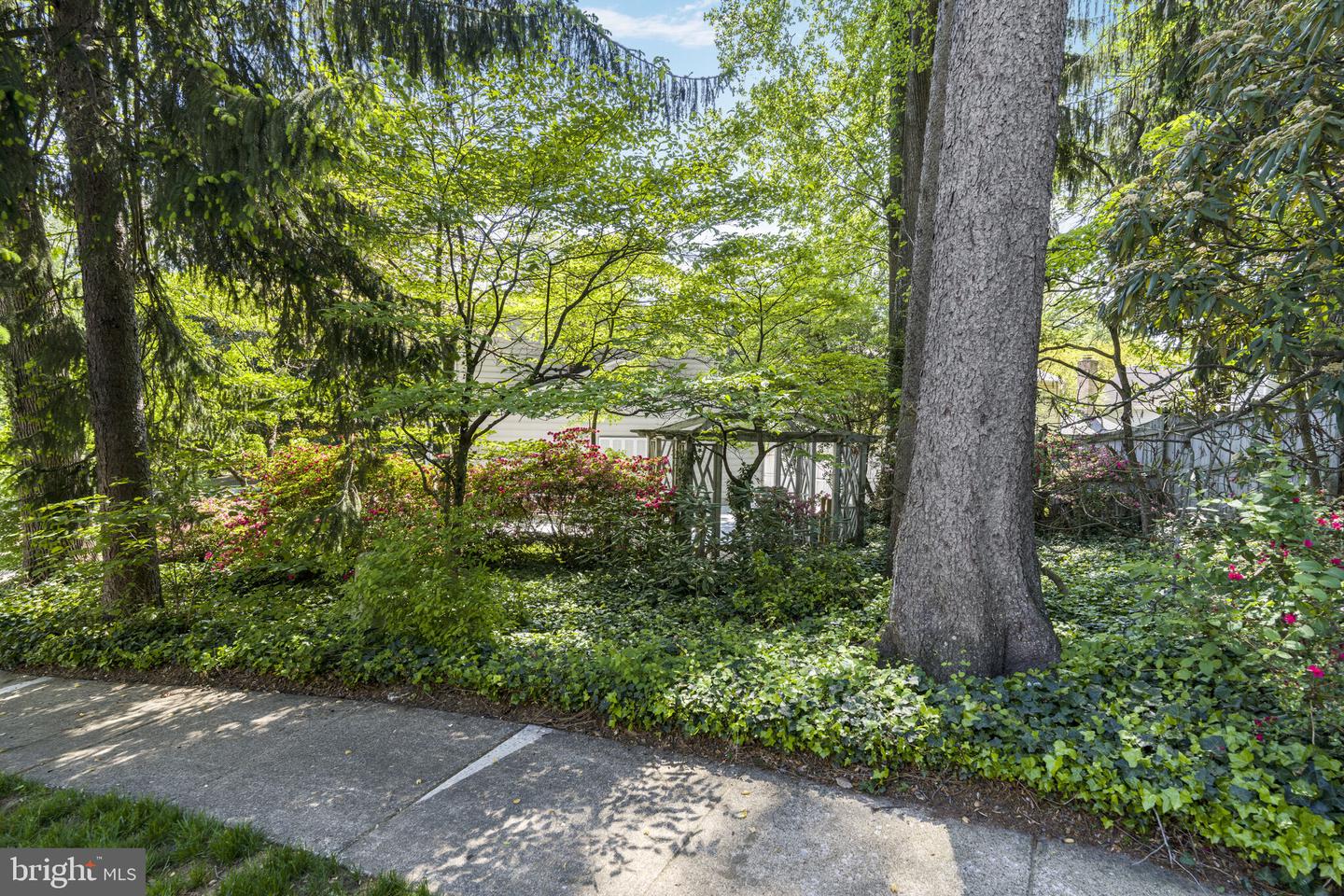 5400 30TH ST N, ARLINGTON, Virginia 22207, 4 Bedrooms Bedrooms, ,3 BathroomsBathrooms,Residential,For sale,5400 30TH ST N,VAAR2056878 MLS # VAAR2056878