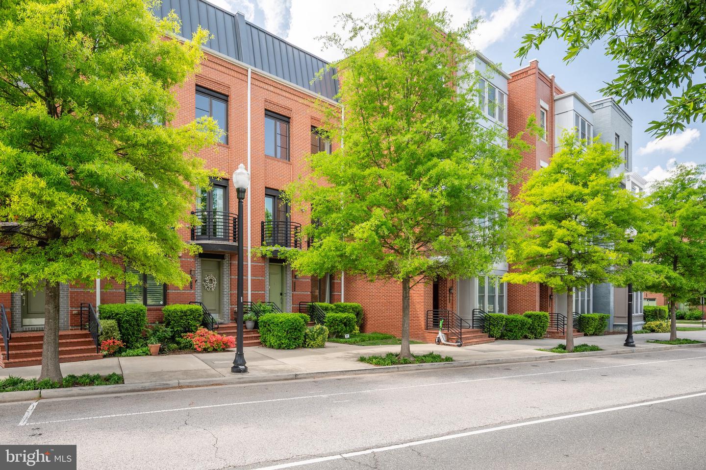 2006 POTOMAC AVE, ALEXANDRIA, Virginia 22301, 3 Bedrooms Bedrooms, ,3 BathroomsBathrooms,Residential,For sale,2006 POTOMAC AVE,VAAX2044820 MLS # VAAX2044820