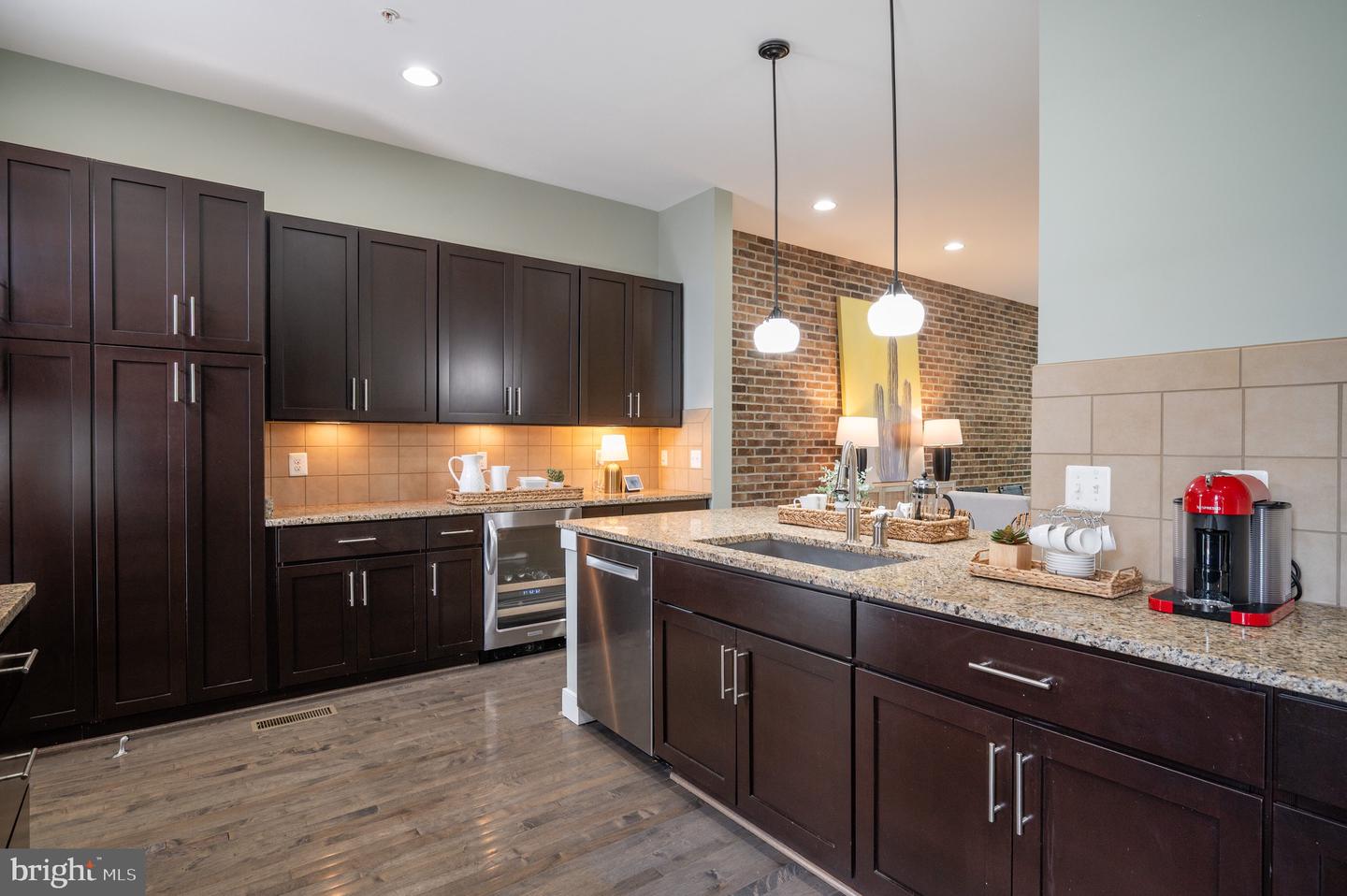 2006 POTOMAC AVE, ALEXANDRIA, Virginia 22301, 3 Bedrooms Bedrooms, ,3 BathroomsBathrooms,Residential,For sale,2006 POTOMAC AVE,VAAX2044820 MLS # VAAX2044820