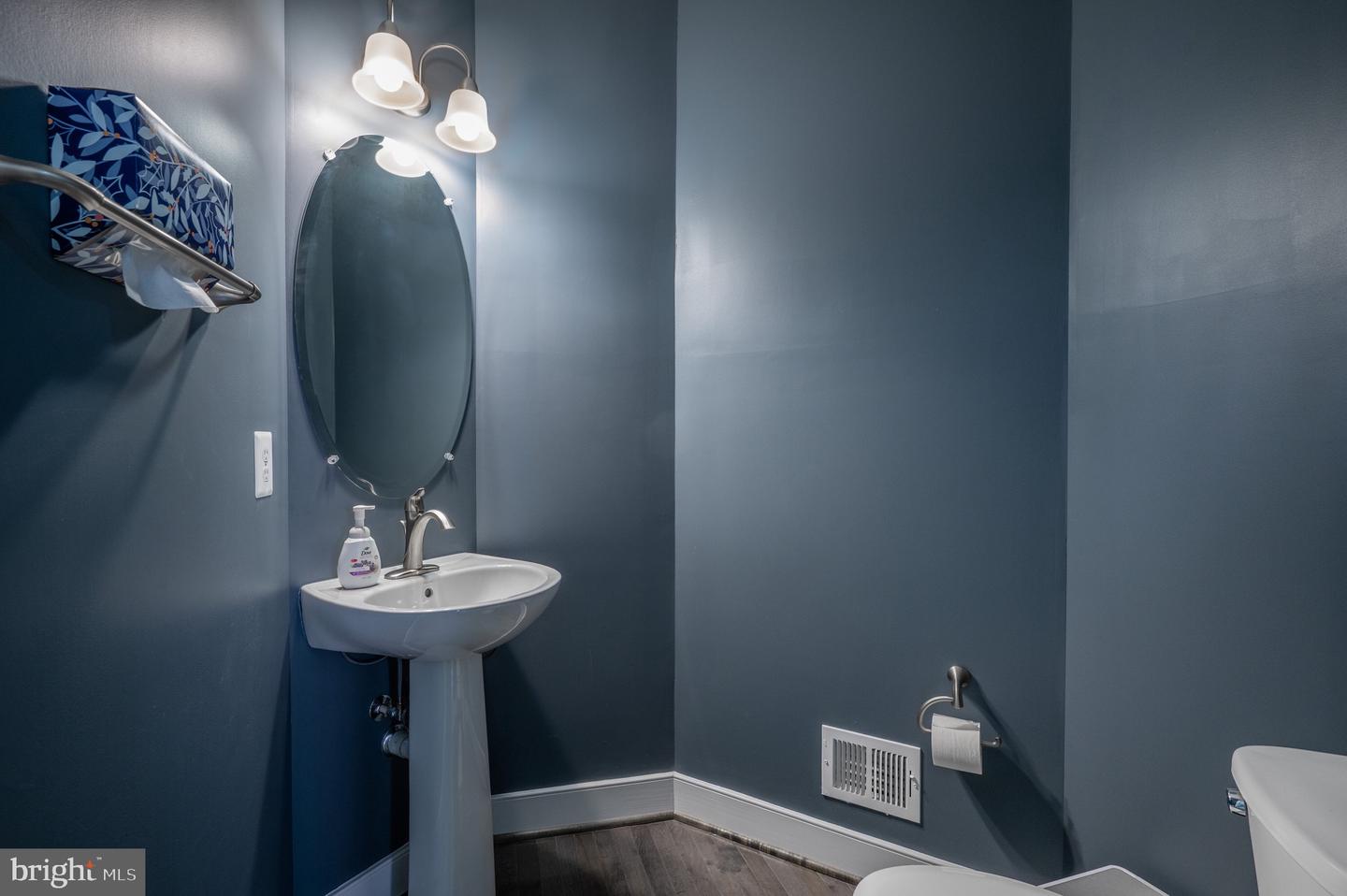 2006 POTOMAC AVE, ALEXANDRIA, Virginia 22301, 3 Bedrooms Bedrooms, ,3 BathroomsBathrooms,Residential,For sale,2006 POTOMAC AVE,VAAX2044820 MLS # VAAX2044820