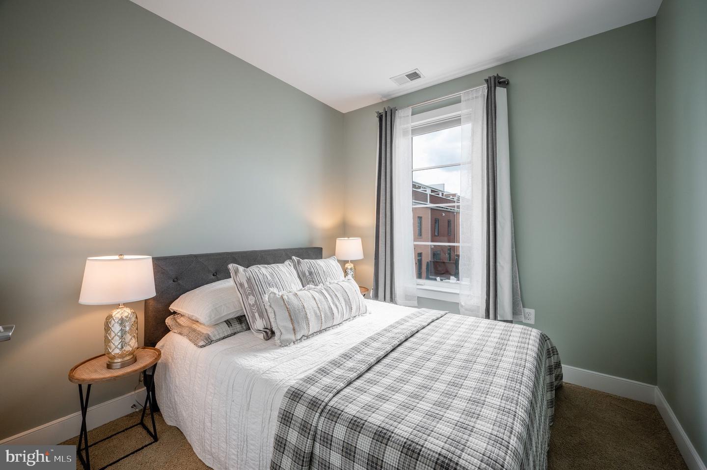 2006 POTOMAC AVE, ALEXANDRIA, Virginia 22301, 3 Bedrooms Bedrooms, ,3 BathroomsBathrooms,Residential,For sale,2006 POTOMAC AVE,VAAX2044820 MLS # VAAX2044820