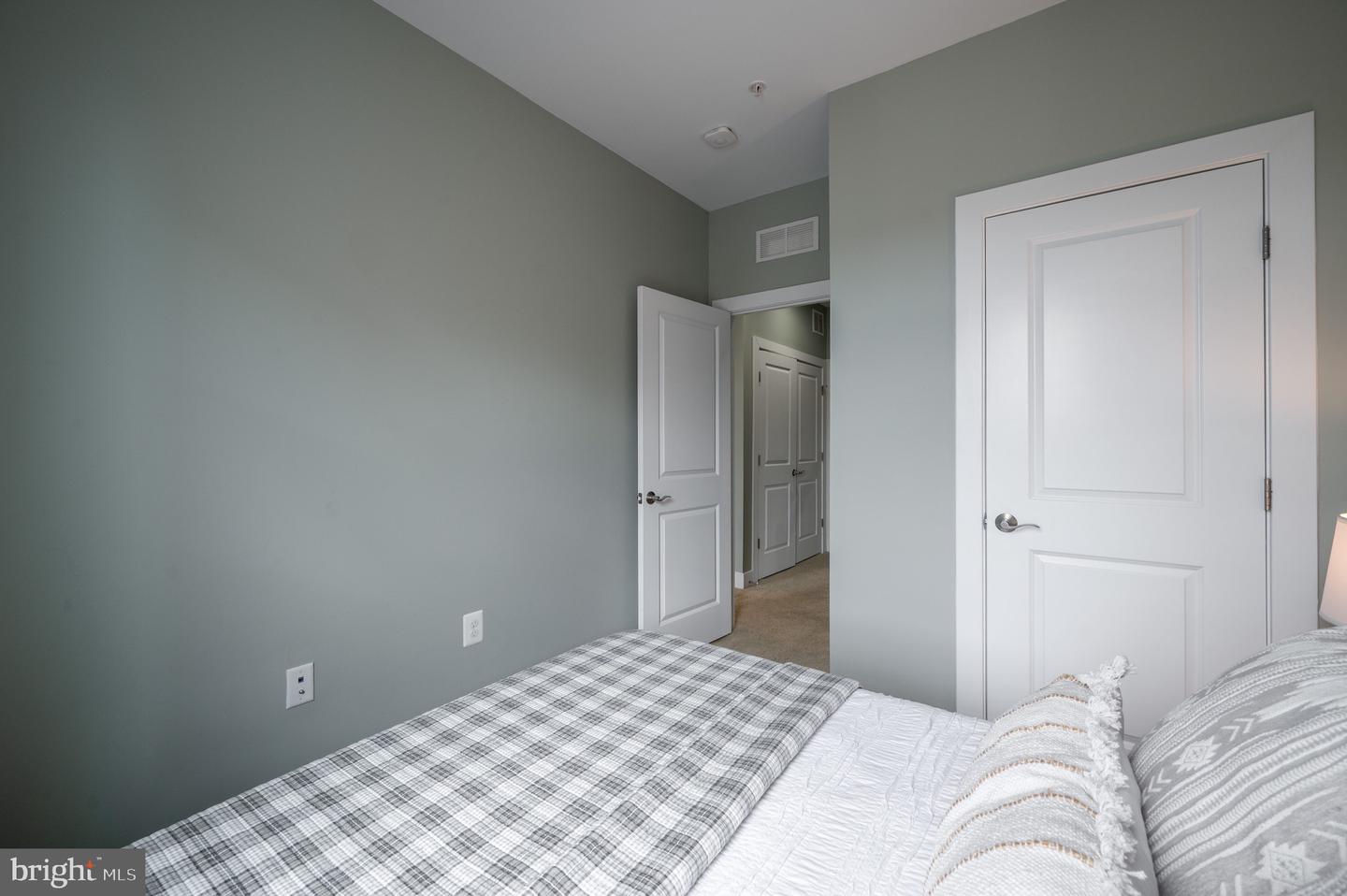 2006 POTOMAC AVE, ALEXANDRIA, Virginia 22301, 3 Bedrooms Bedrooms, ,3 BathroomsBathrooms,Residential,For sale,2006 POTOMAC AVE,VAAX2044820 MLS # VAAX2044820