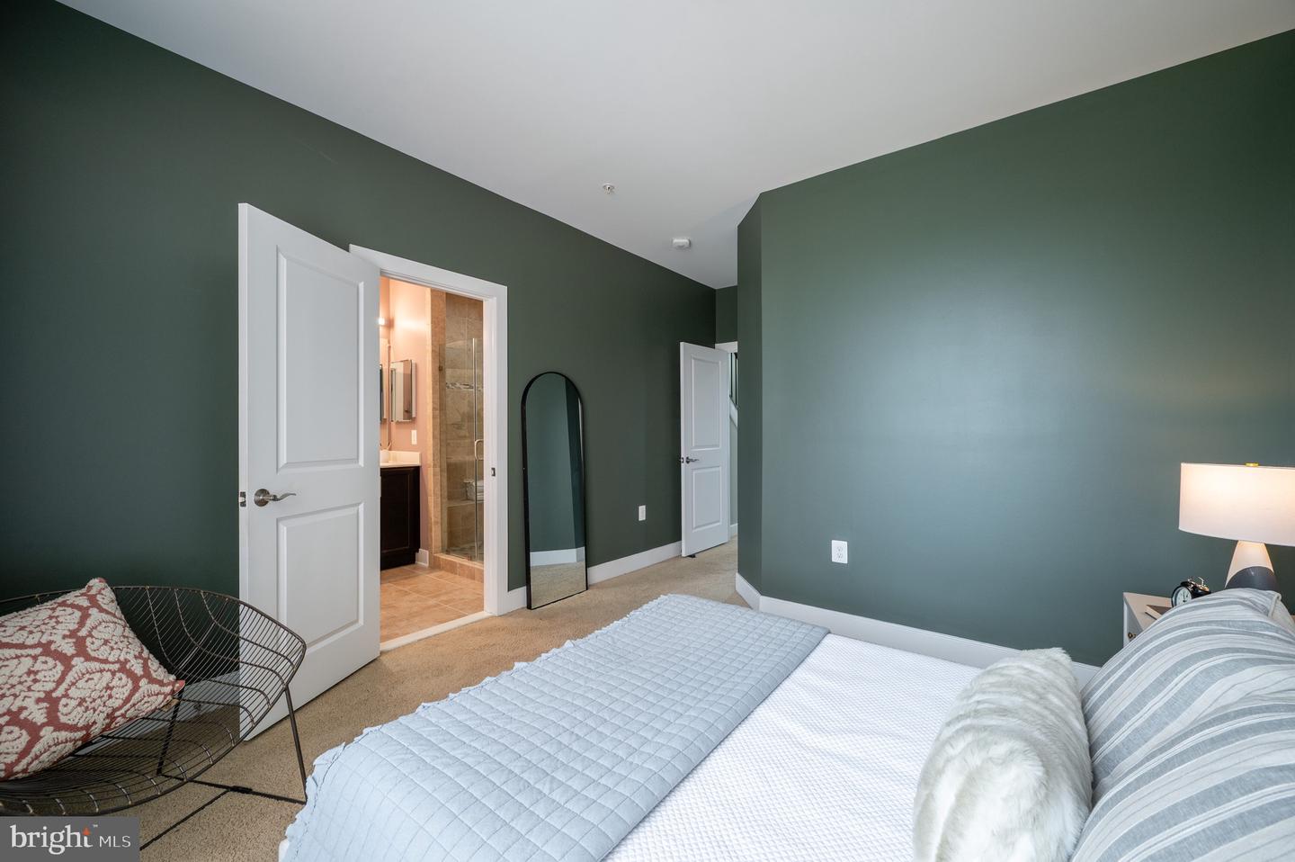2006 POTOMAC AVE, ALEXANDRIA, Virginia 22301, 3 Bedrooms Bedrooms, ,3 BathroomsBathrooms,Residential,For sale,2006 POTOMAC AVE,VAAX2044820 MLS # VAAX2044820