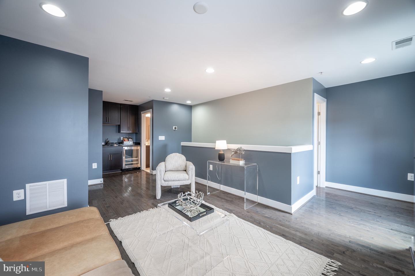 2006 POTOMAC AVE, ALEXANDRIA, Virginia 22301, 3 Bedrooms Bedrooms, ,3 BathroomsBathrooms,Residential,For sale,2006 POTOMAC AVE,VAAX2044820 MLS # VAAX2044820