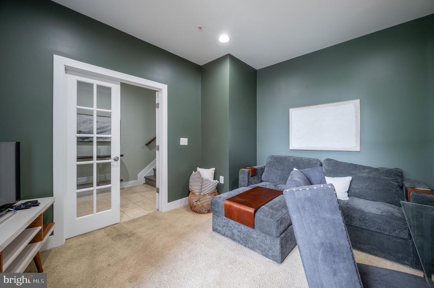 2006 POTOMAC AVE, ALEXANDRIA, Virginia 22301, 3 Bedrooms Bedrooms, ,3 BathroomsBathrooms,Residential,For sale,2006 POTOMAC AVE,VAAX2044820 MLS # VAAX2044820