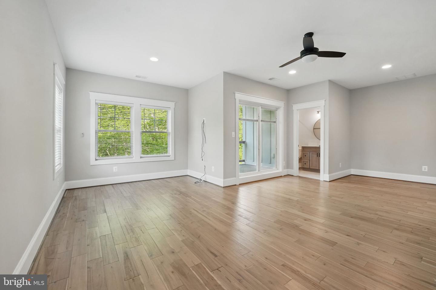 11607 LAWTER LN, CLIFTON, Virginia 20124, 4 Bedrooms Bedrooms, ,6 BathroomsBathrooms,Residential,For sale,11607 LAWTER LN,VAFX2238010 MLS # VAFX2238010