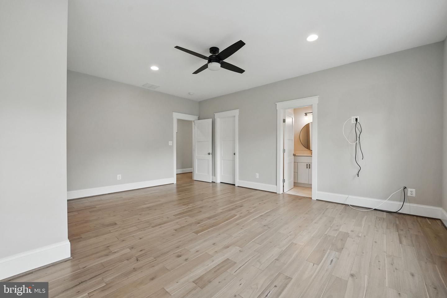 11607 LAWTER LN, CLIFTON, Virginia 20124, 4 Bedrooms Bedrooms, ,6 BathroomsBathrooms,Residential,For sale,11607 LAWTER LN,VAFX2238010 MLS # VAFX2238010