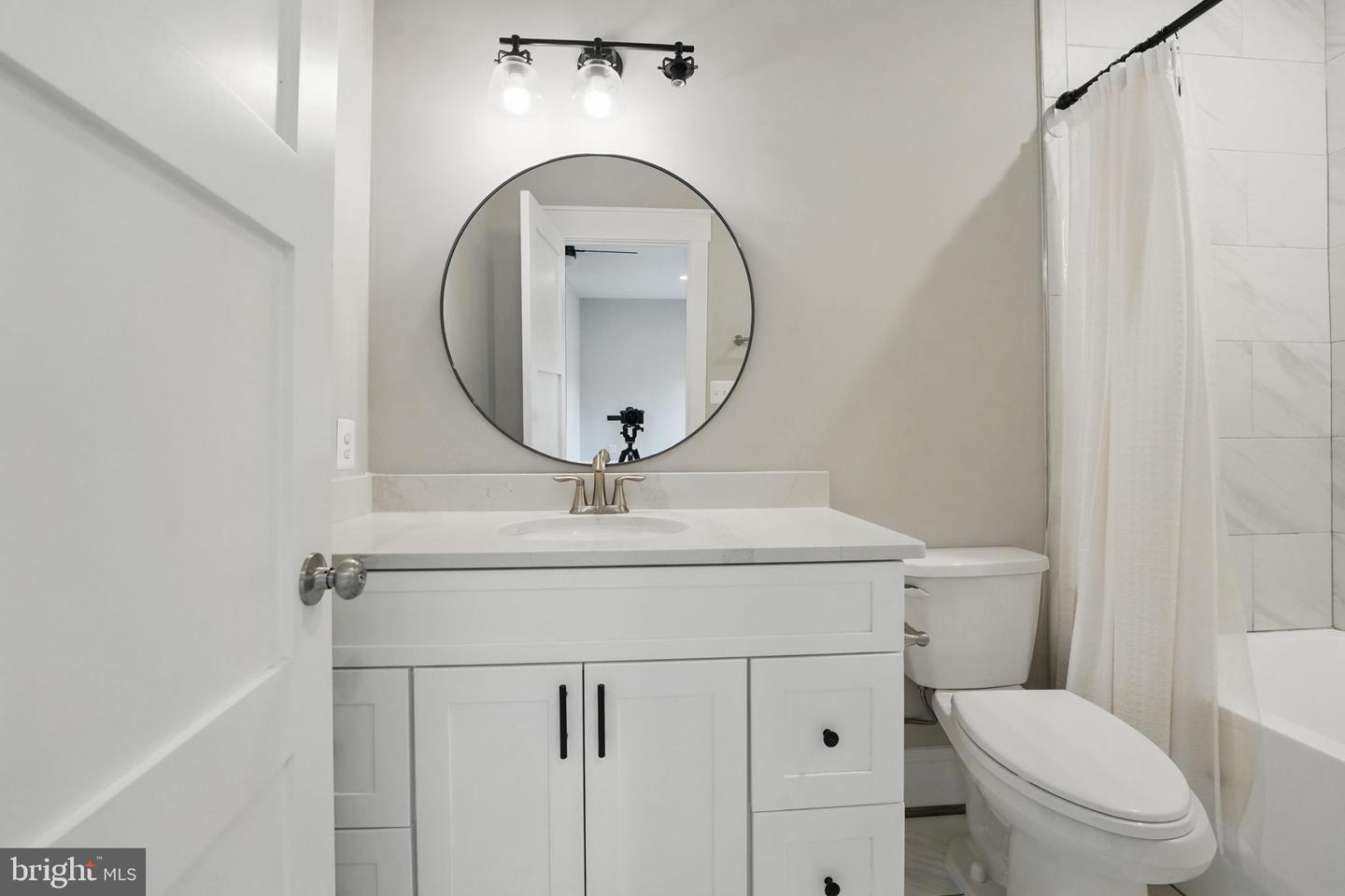 11607 LAWTER LN, CLIFTON, Virginia 20124, 4 Bedrooms Bedrooms, ,6 BathroomsBathrooms,Residential,For sale,11607 LAWTER LN,VAFX2238010 MLS # VAFX2238010