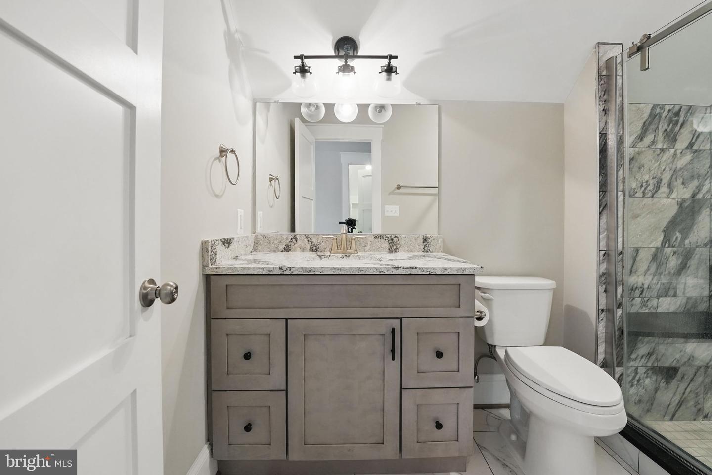 11607 LAWTER LN, CLIFTON, Virginia 20124, 4 Bedrooms Bedrooms, ,6 BathroomsBathrooms,Residential,For sale,11607 LAWTER LN,VAFX2238010 MLS # VAFX2238010