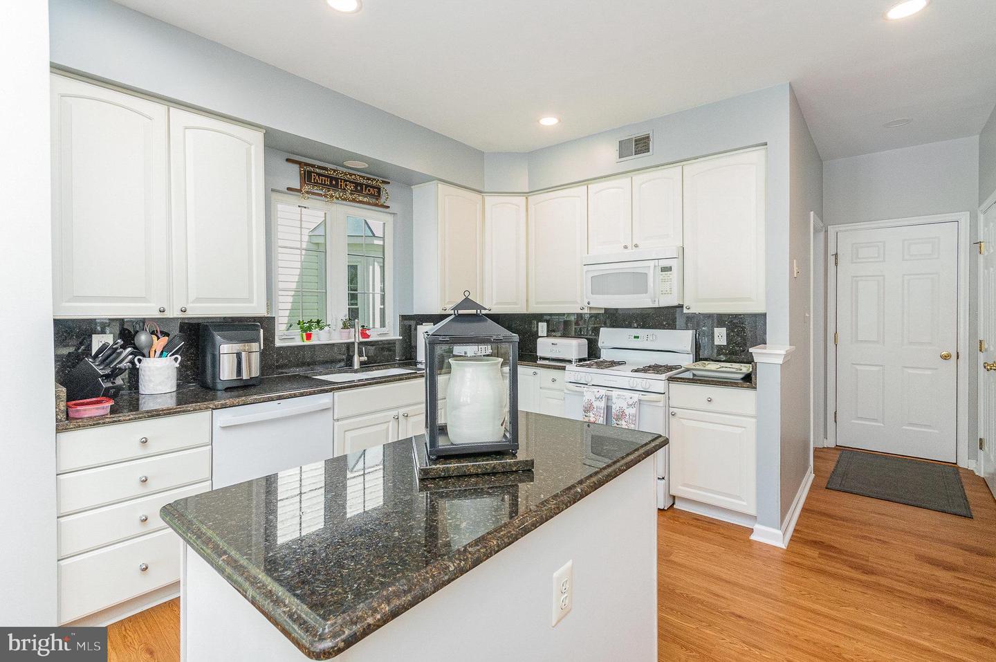 26137 RACHEL HILL DR, CHANTILLY, Virginia 20152, 4 Bedrooms Bedrooms, ,3 BathroomsBathrooms,Residential,For sale,26137 RACHEL HILL DR,VALO2095300 MLS # VALO2095300