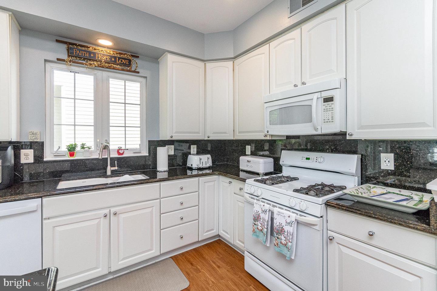 26137 RACHEL HILL DR, CHANTILLY, Virginia 20152, 4 Bedrooms Bedrooms, ,3 BathroomsBathrooms,Residential,For sale,26137 RACHEL HILL DR,VALO2095300 MLS # VALO2095300