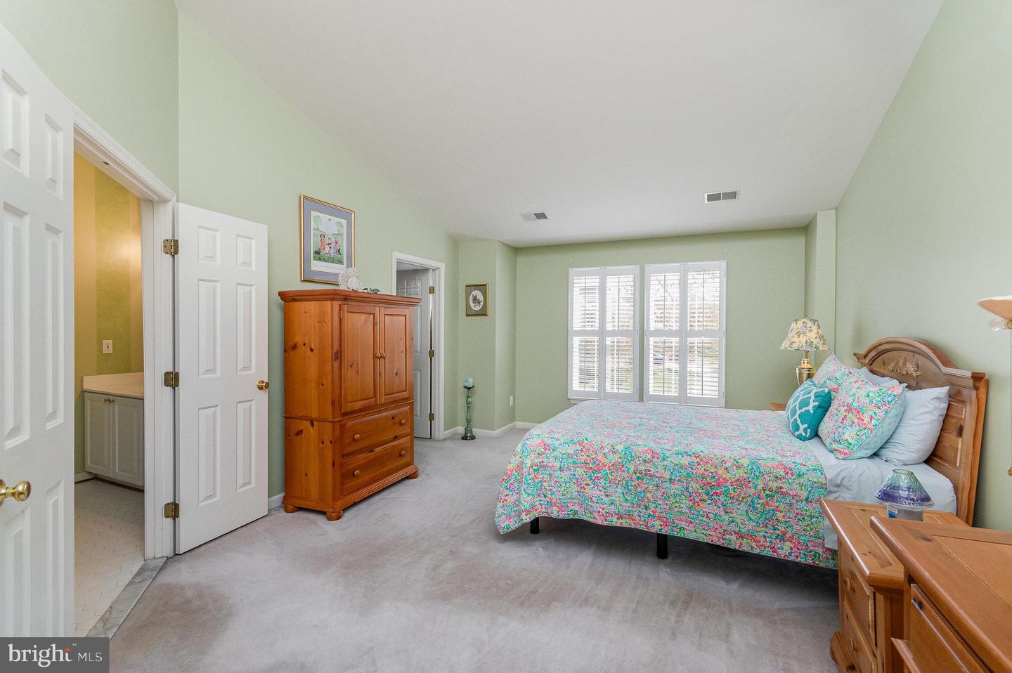 26137 RACHEL HILL DR, CHANTILLY, Virginia 20152, 4 Bedrooms Bedrooms, ,3 BathroomsBathrooms,Residential,For sale,26137 RACHEL HILL DR,VALO2095300 MLS # VALO2095300