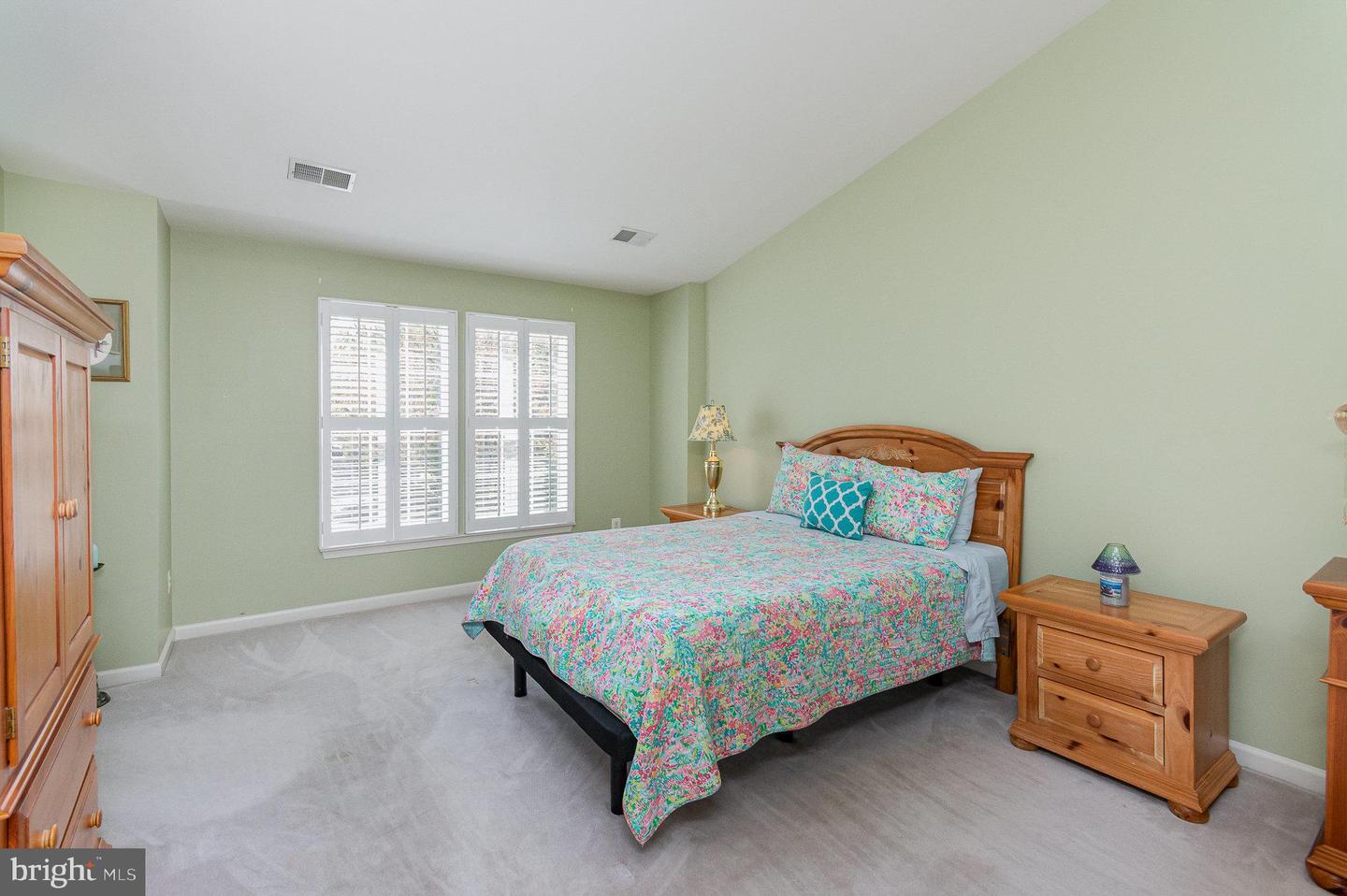 26137 RACHEL HILL DR, CHANTILLY, Virginia 20152, 4 Bedrooms Bedrooms, ,3 BathroomsBathrooms,Residential,For sale,26137 RACHEL HILL DR,VALO2095300 MLS # VALO2095300