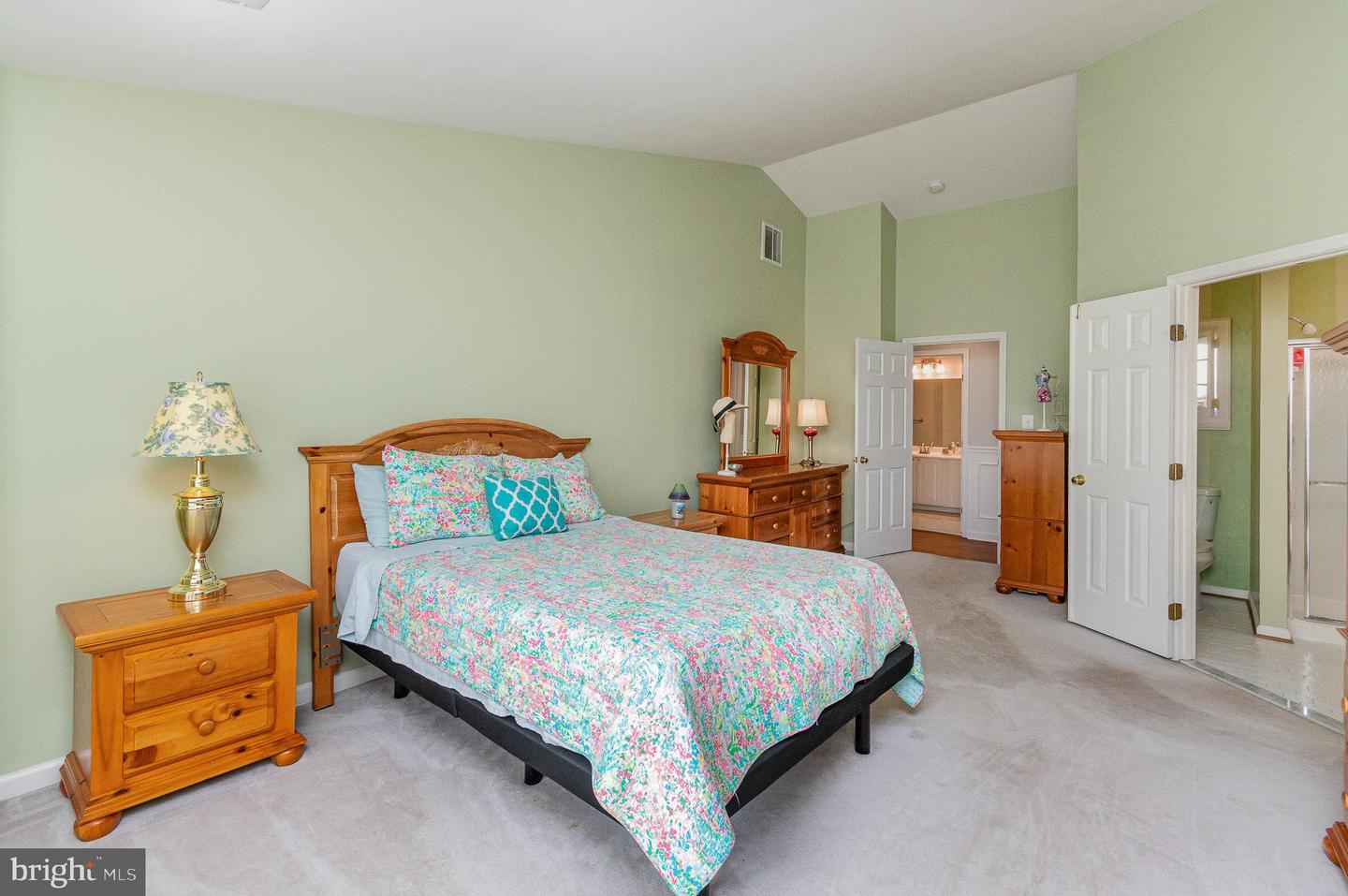 26137 RACHEL HILL DR, CHANTILLY, Virginia 20152, 4 Bedrooms Bedrooms, ,3 BathroomsBathrooms,Residential,For sale,26137 RACHEL HILL DR,VALO2095300 MLS # VALO2095300