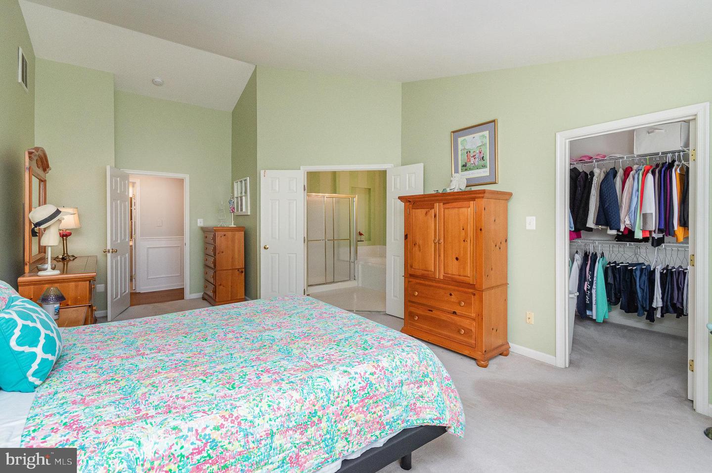 26137 RACHEL HILL DR, CHANTILLY, Virginia 20152, 4 Bedrooms Bedrooms, ,3 BathroomsBathrooms,Residential,For sale,26137 RACHEL HILL DR,VALO2095300 MLS # VALO2095300
