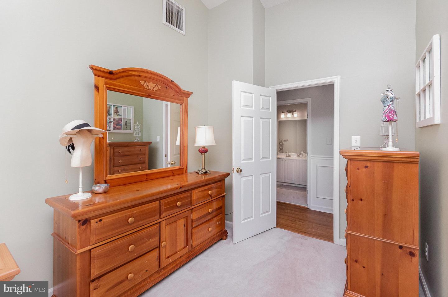 26137 RACHEL HILL DR, CHANTILLY, Virginia 20152, 4 Bedrooms Bedrooms, ,3 BathroomsBathrooms,Residential,For sale,26137 RACHEL HILL DR,VALO2095300 MLS # VALO2095300