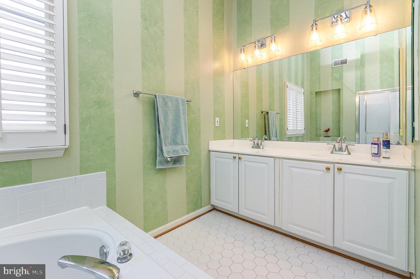 26137 RACHEL HILL DR, CHANTILLY, Virginia 20152, 4 Bedrooms Bedrooms, ,3 BathroomsBathrooms,Residential,For sale,26137 RACHEL HILL DR,VALO2095300 MLS # VALO2095300
