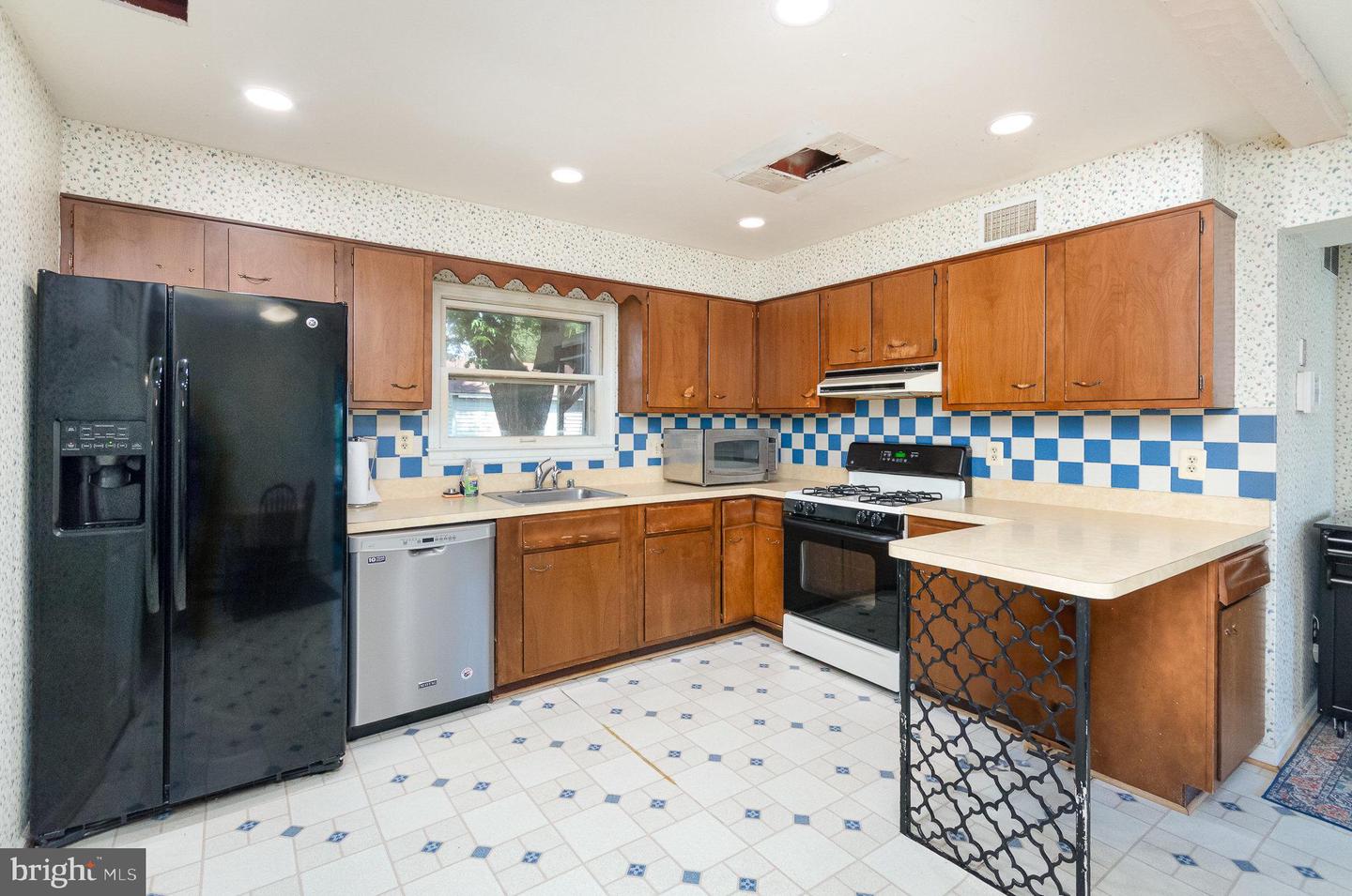 903 N STERLING BLVD, STERLING, Virginia 20164, 4 Bedrooms Bedrooms, ,2 BathroomsBathrooms,Residential,For sale,903 N STERLING BLVD,VALO2095314 MLS # VALO2095314
