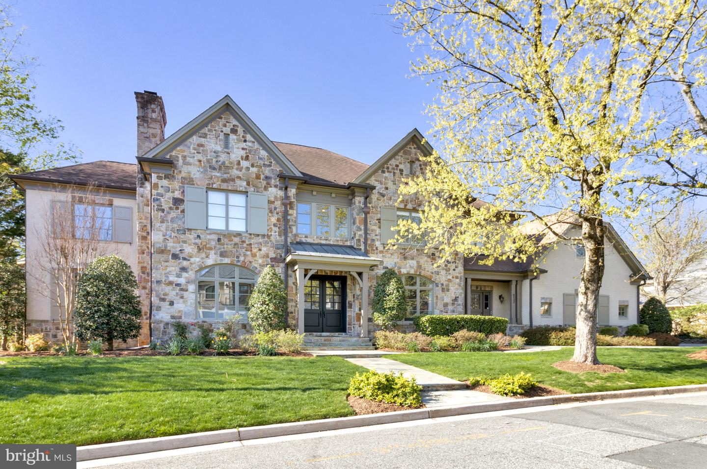 4502 32ND RD N, ARLINGTON, Virginia 22207, 5 Bedrooms Bedrooms, ,5 BathroomsBathrooms,Residential,For sale,4502 32ND RD N,VAAR2056908 MLS # VAAR2056908