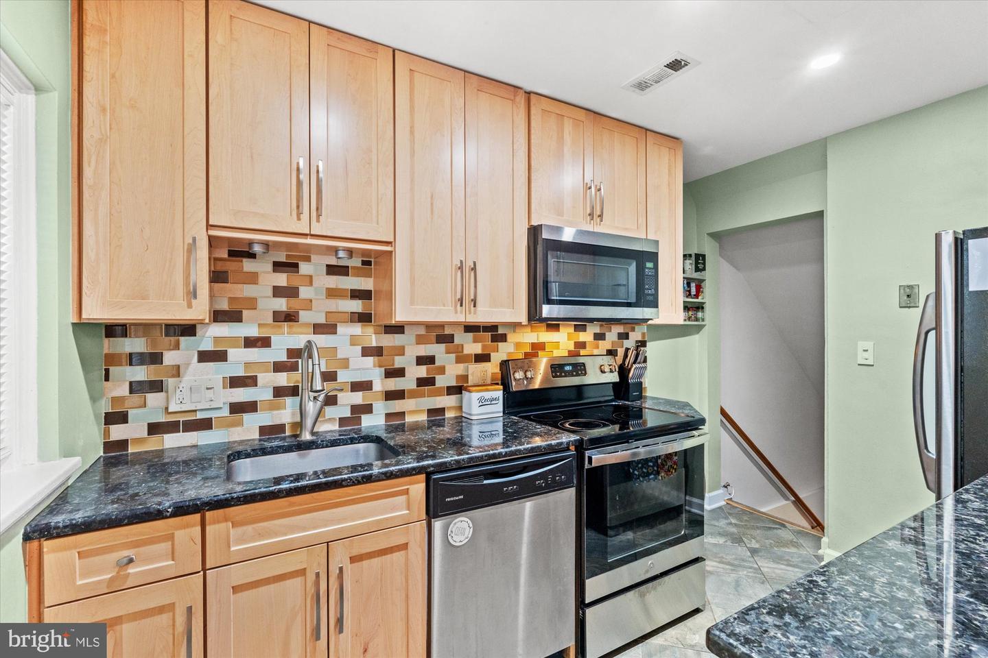 3414 S UTAH ST #B, ARLINGTON, Virginia 22206, 2 Bedrooms Bedrooms, ,2 BathroomsBathrooms,Residential,For sale,3414 S UTAH ST #B,VAAR2056912 MLS # VAAR2056912