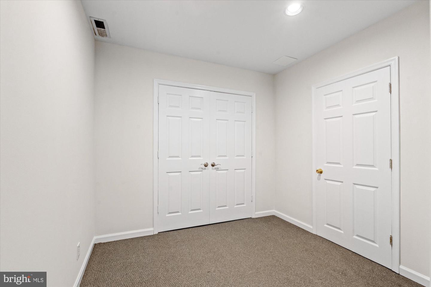 3414 S UTAH ST #B, ARLINGTON, Virginia 22206, 2 Bedrooms Bedrooms, ,2 BathroomsBathrooms,Residential,For sale,3414 S UTAH ST #B,VAAR2056912 MLS # VAAR2056912