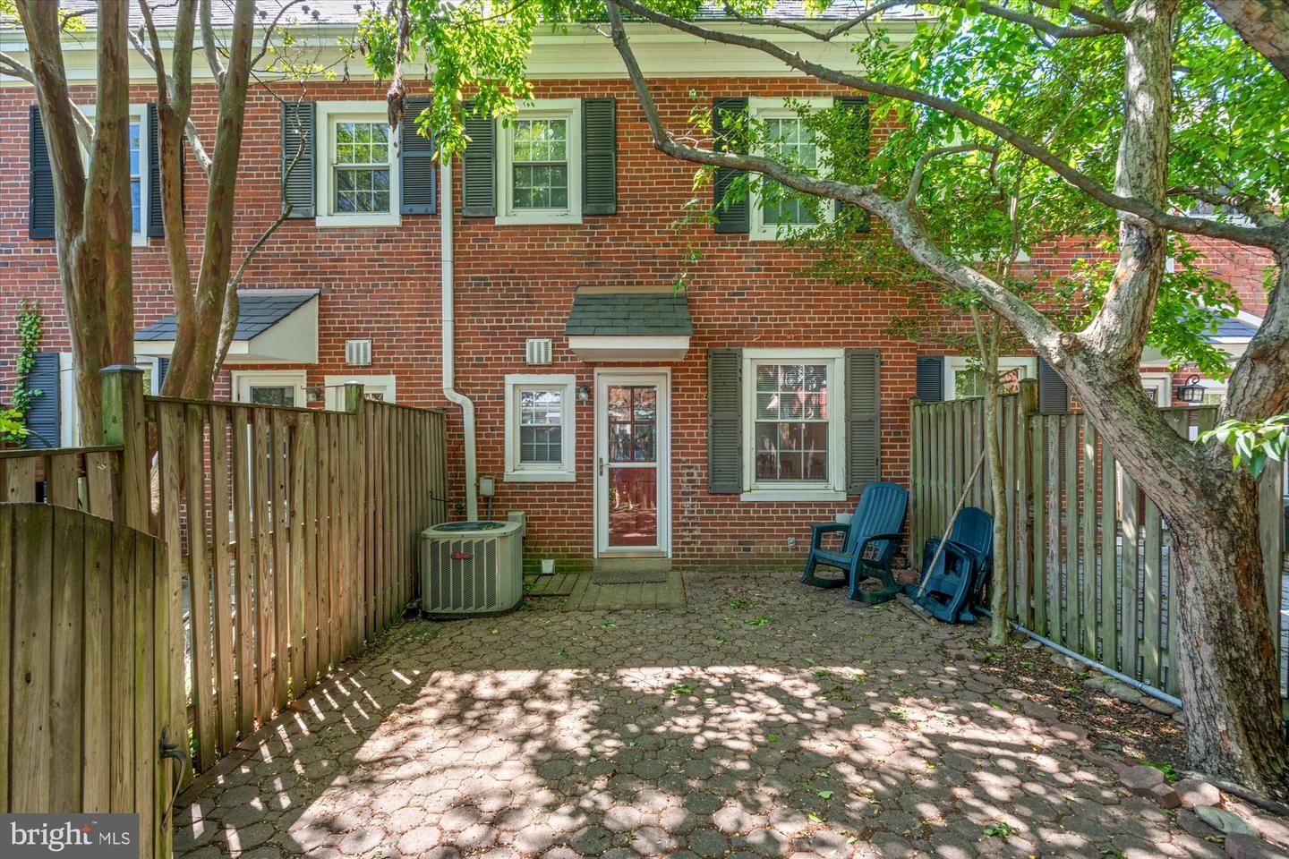 3414 S UTAH ST #B, ARLINGTON, Virginia 22206, 2 Bedrooms Bedrooms, ,2 BathroomsBathrooms,Residential,For sale,3414 S UTAH ST #B,VAAR2056912 MLS # VAAR2056912
