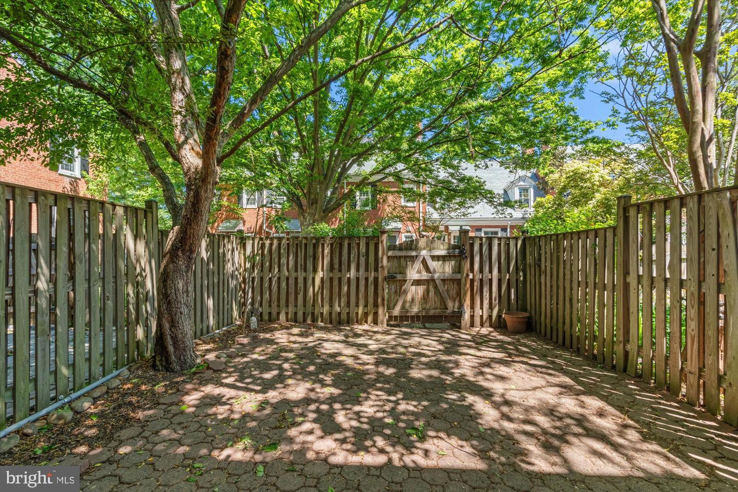 3414 S UTAH ST #B, ARLINGTON, Virginia 22206, 2 Bedrooms Bedrooms, ,2 BathroomsBathrooms,Residential,For sale,3414 S UTAH ST #B,VAAR2056912 MLS # VAAR2056912