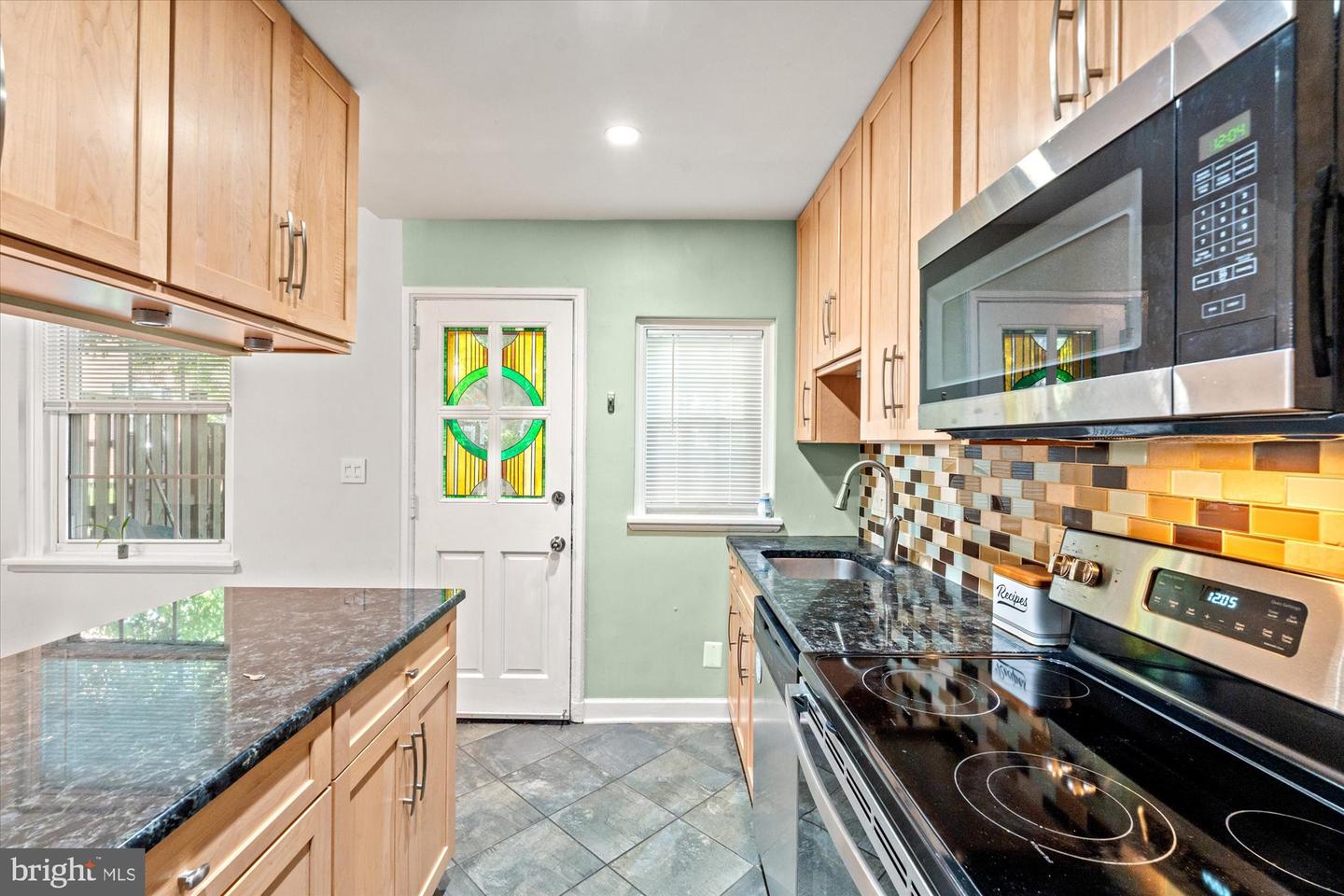 3414 S UTAH ST #B, ARLINGTON, Virginia 22206, 2 Bedrooms Bedrooms, ,2 BathroomsBathrooms,Residential,For sale,3414 S UTAH ST #B,VAAR2056912 MLS # VAAR2056912