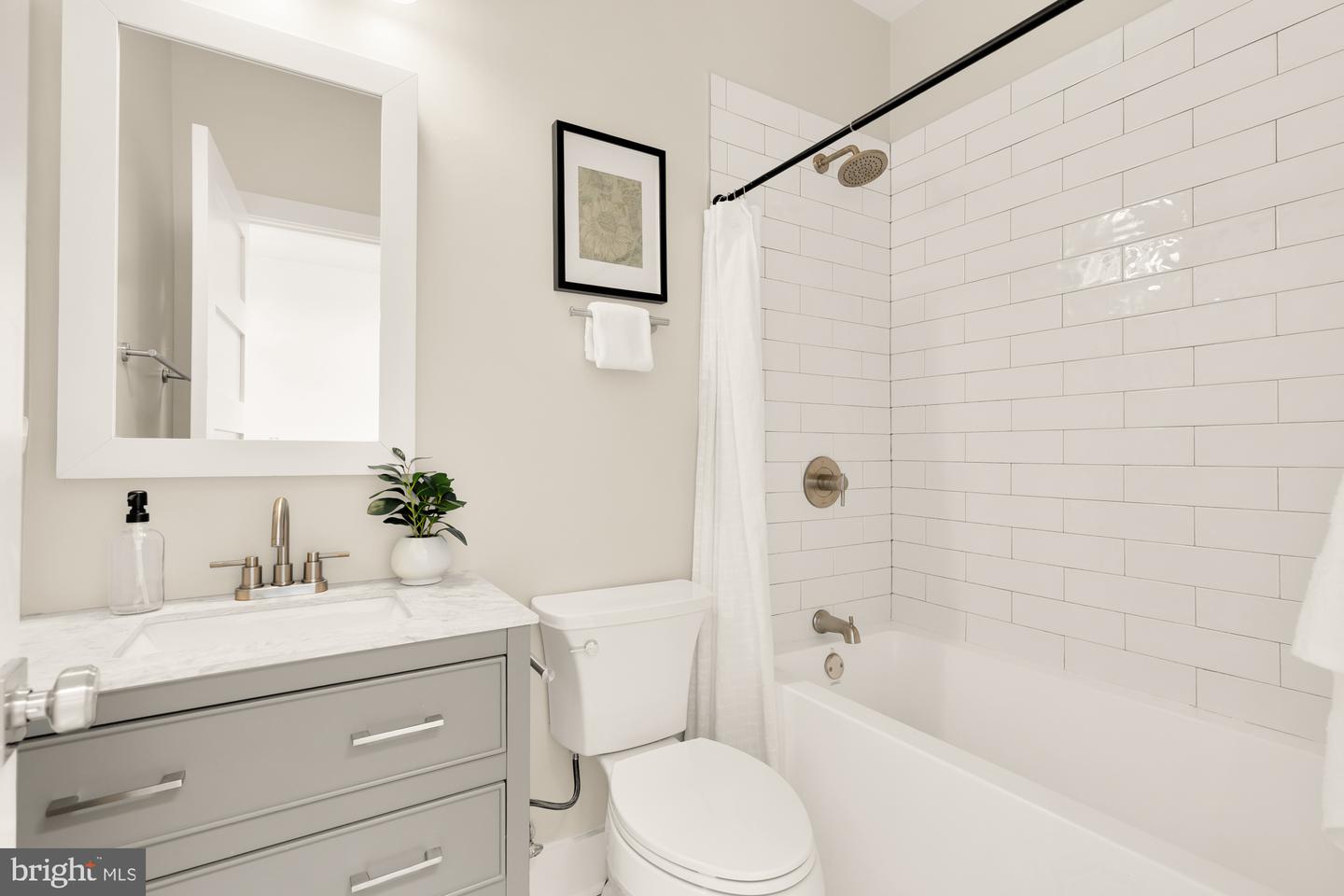 1342 MERIDIAN PL NW, WASHINGTON, District Of Columbia 20010, 5 Bedrooms Bedrooms, ,3 BathroomsBathrooms,Residential,For sale,1342 MERIDIAN PL NW,DCDC2198634 MLS # DCDC2198634