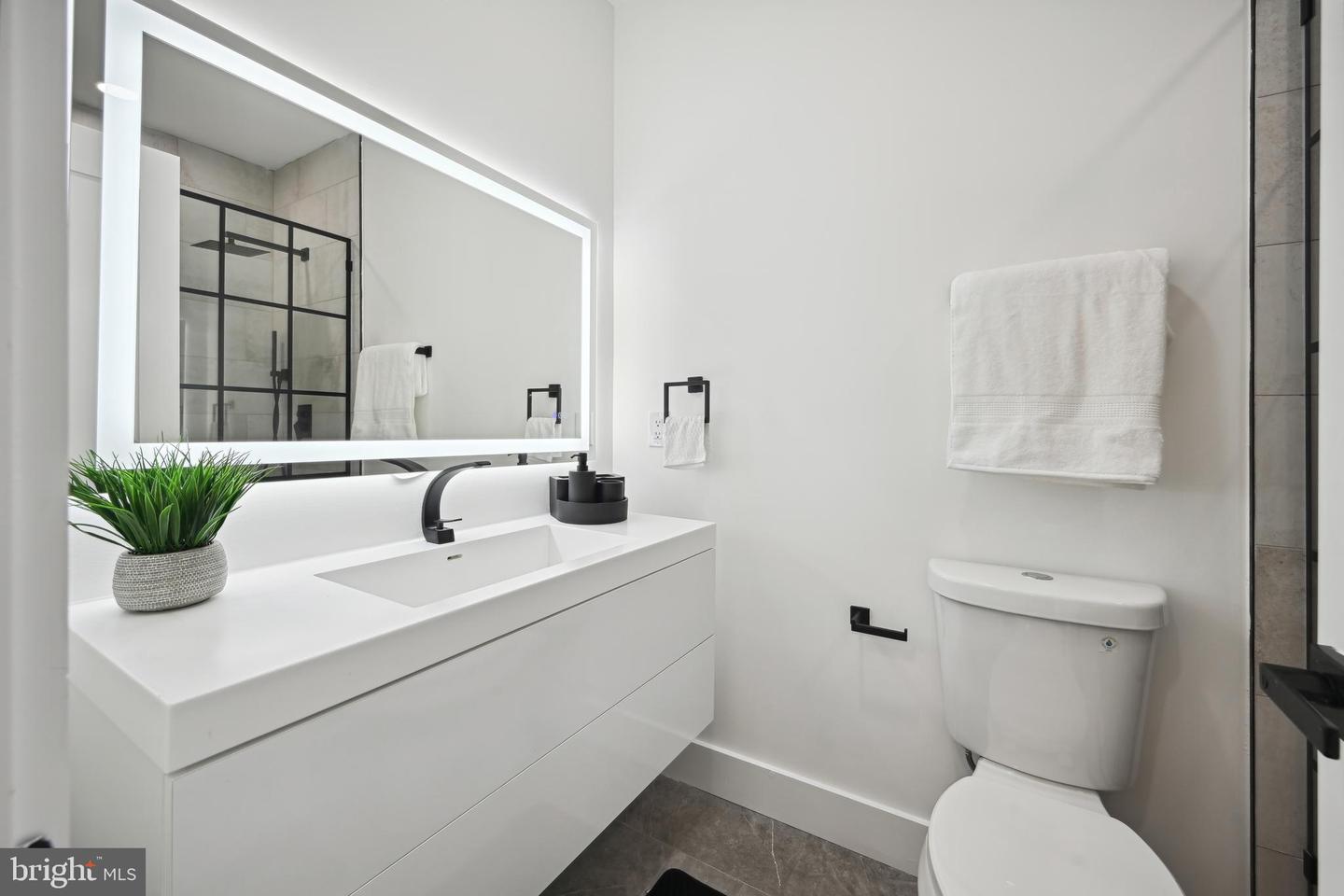 1372 BRYANT ST NE #201, WASHINGTON, District Of Columbia 20018, 2 Bedrooms Bedrooms, ,2 BathroomsBathrooms,Residential,For sale,1372 BRYANT ST NE #201,DCDC2198638 MLS # DCDC2198638