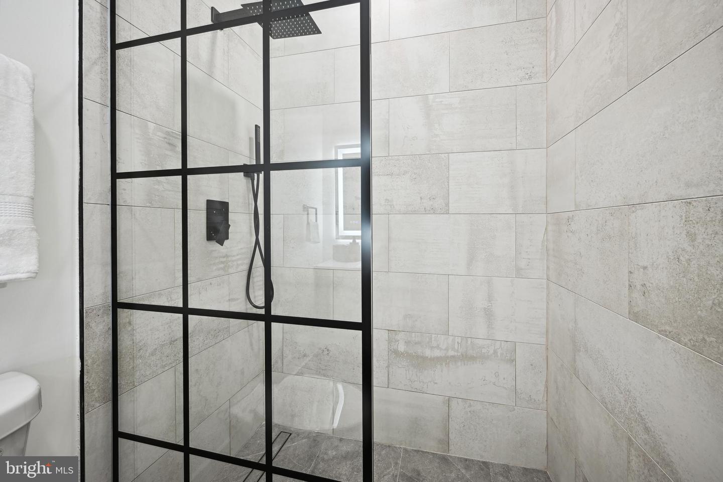 1372 BRYANT ST NE #201, WASHINGTON, District Of Columbia 20018, 2 Bedrooms Bedrooms, ,2 BathroomsBathrooms,Residential,For sale,1372 BRYANT ST NE #201,DCDC2198638 MLS # DCDC2198638