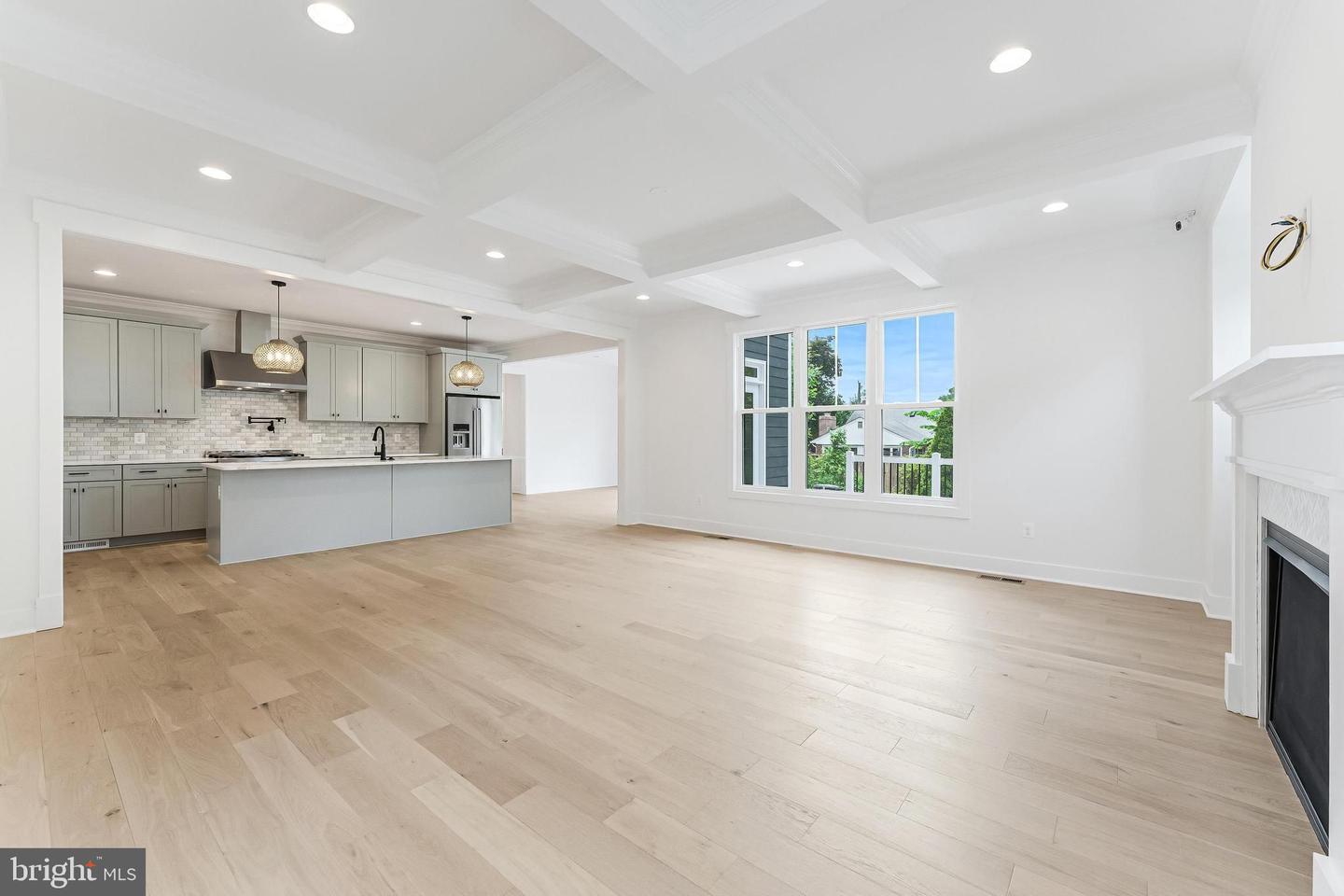 4763 WILLIAMSBURG BLVD, ARLINGTON, Virginia 22207, 6 Bedrooms Bedrooms, ,5 BathroomsBathrooms,Residential,For sale,4763 WILLIAMSBURG BLVD,VAAR2056916 MLS # VAAR2056916