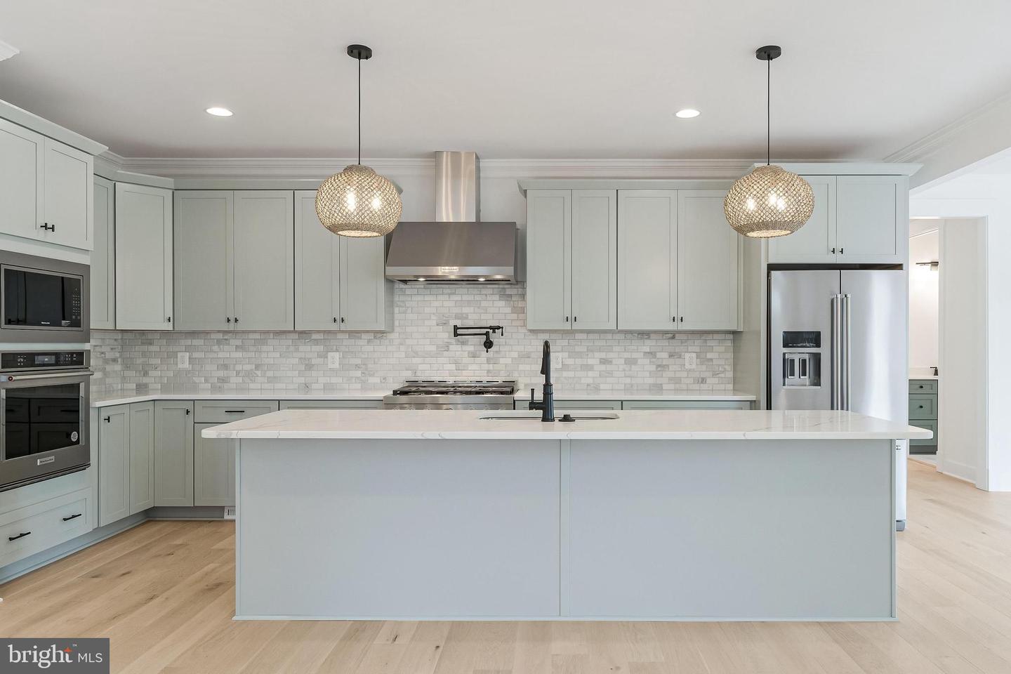 4763 WILLIAMSBURG BLVD, ARLINGTON, Virginia 22207, 6 Bedrooms Bedrooms, ,5 BathroomsBathrooms,Residential,For sale,4763 WILLIAMSBURG BLVD,VAAR2056916 MLS # VAAR2056916