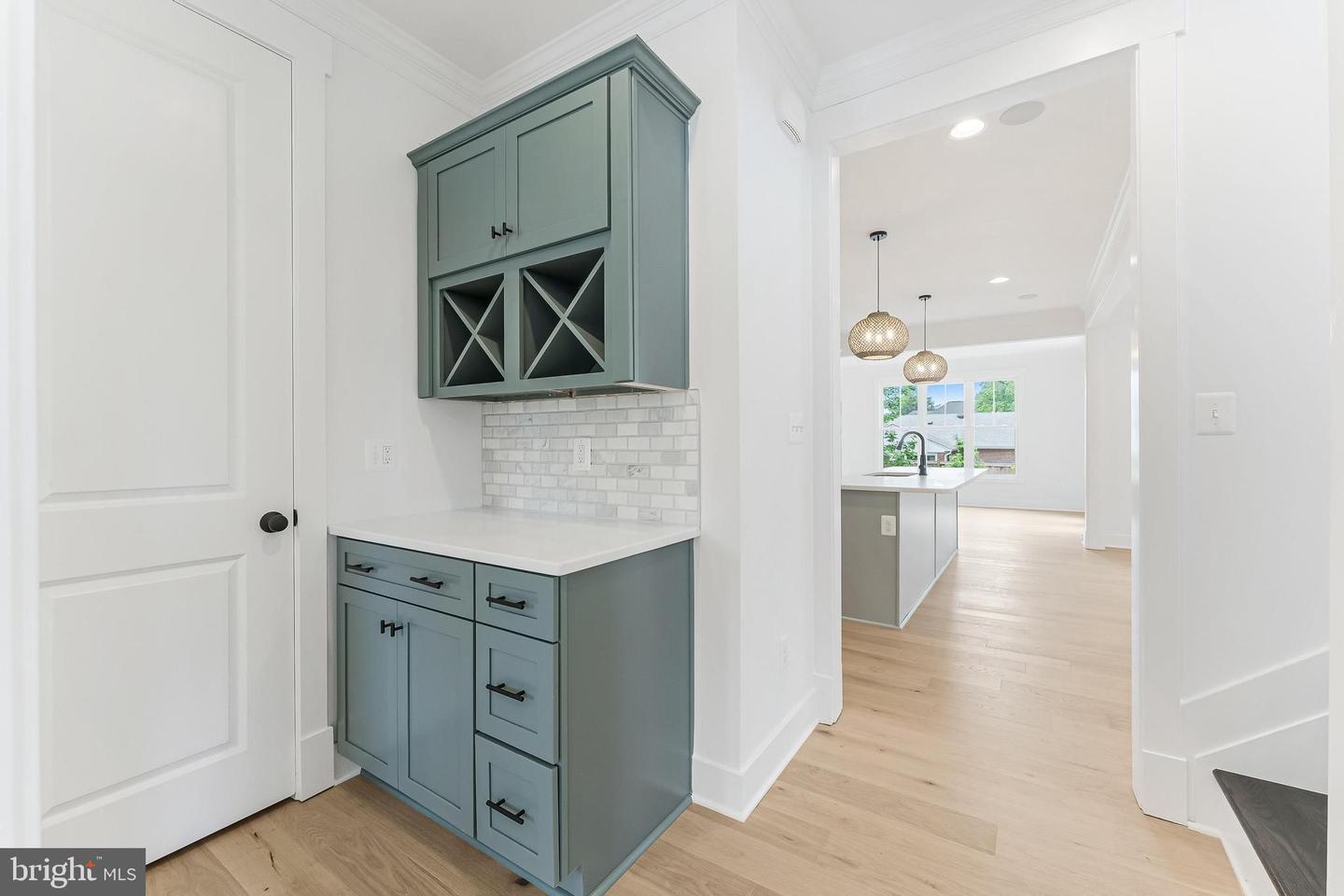 4763 WILLIAMSBURG BLVD, ARLINGTON, Virginia 22207, 6 Bedrooms Bedrooms, ,5 BathroomsBathrooms,Residential,For sale,4763 WILLIAMSBURG BLVD,VAAR2056916 MLS # VAAR2056916
