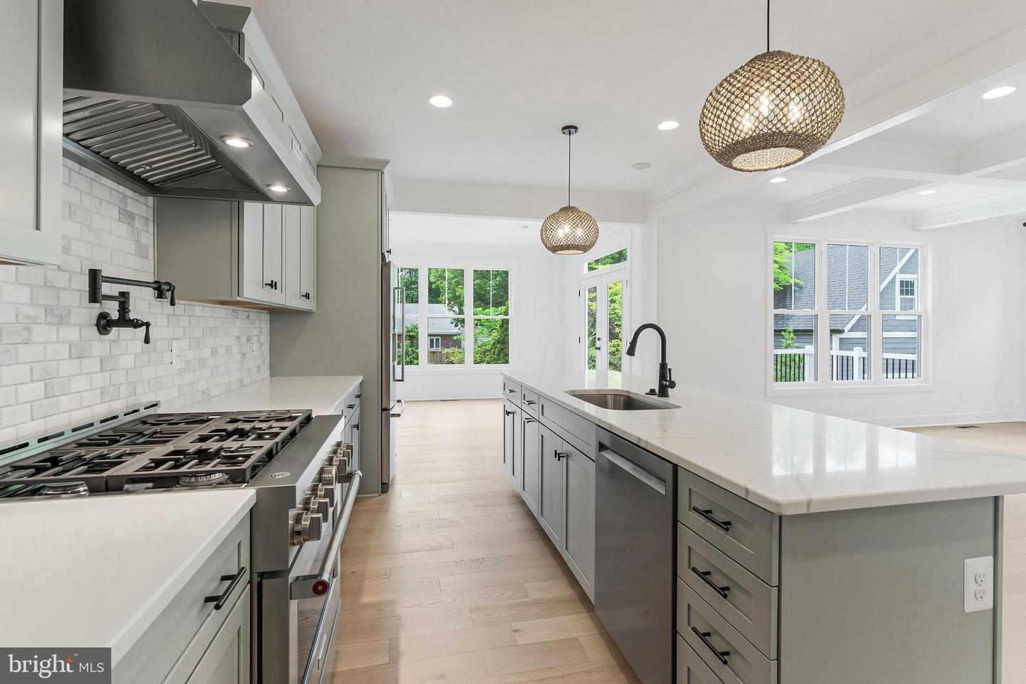 4763 WILLIAMSBURG BLVD, ARLINGTON, Virginia 22207, 6 Bedrooms Bedrooms, ,5 BathroomsBathrooms,Residential,For sale,4763 WILLIAMSBURG BLVD,VAAR2056916 MLS # VAAR2056916