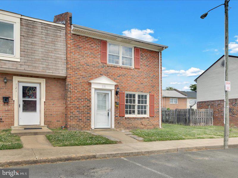 119 HICKOK CIR, FREDERICKSBURG, Virginia 22401, 2 Bedrooms Bedrooms, ,1 BathroomBathrooms,Residential,For sale,119 HICKOK CIR,VAFB2008096 MLS # VAFB2008096