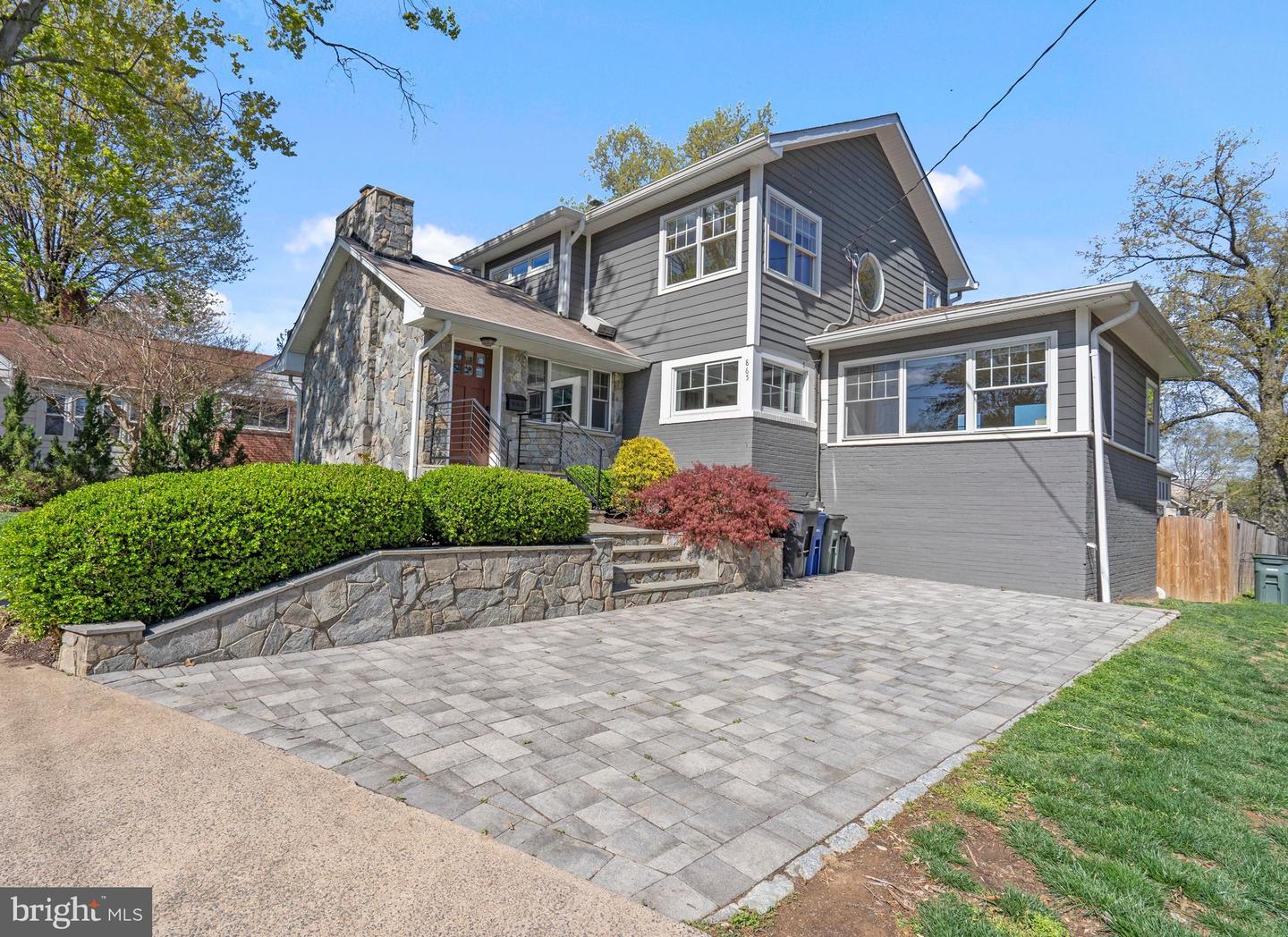 865 N JEFFERSON ST, ARLINGTON, Virginia 22205, 5 Bedrooms Bedrooms, ,4 BathroomsBathrooms,Residential,For sale,865 N JEFFERSON ST,VAAR2056918 MLS # VAAR2056918