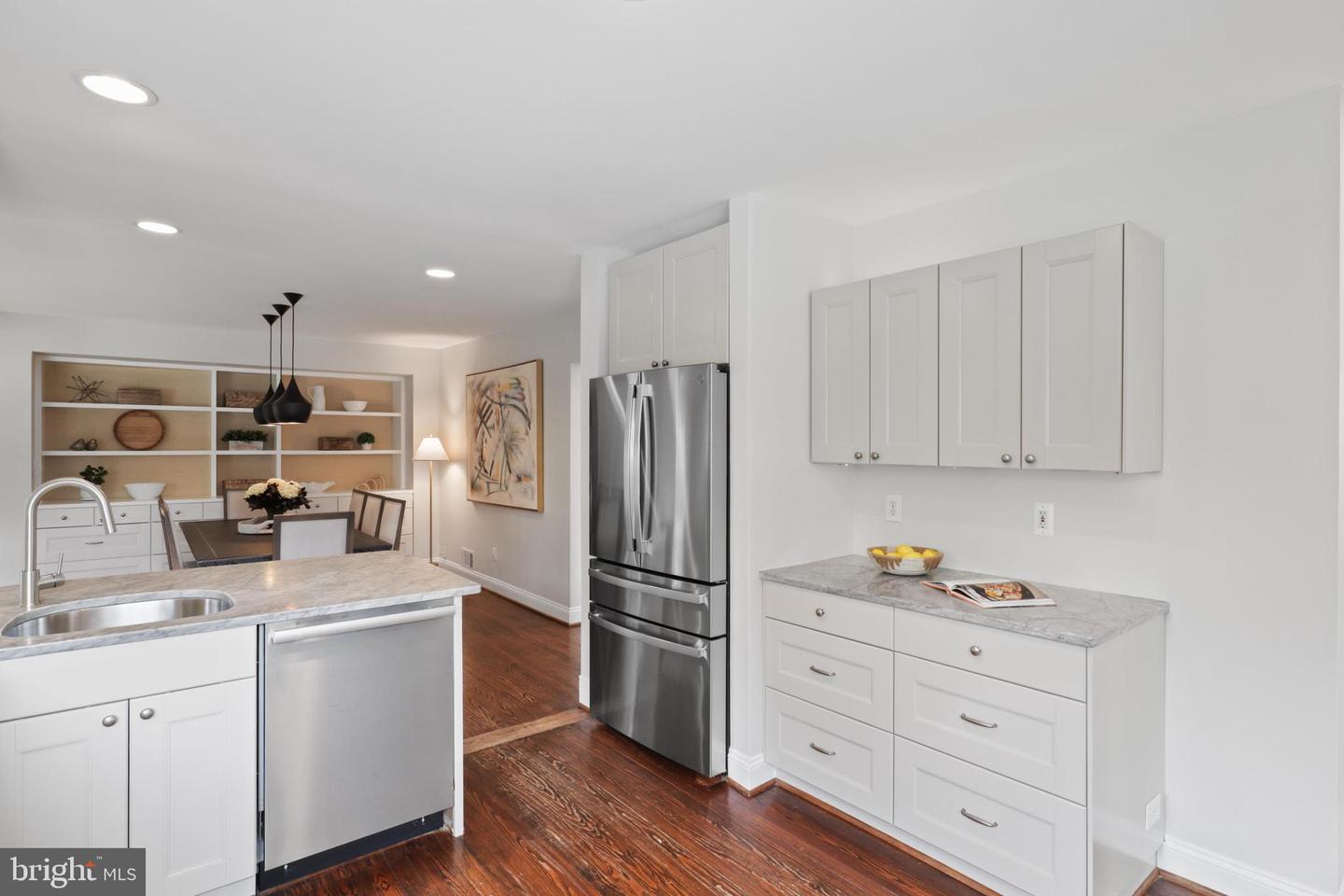 865 N JEFFERSON ST, ARLINGTON, Virginia 22205, 5 Bedrooms Bedrooms, ,4 BathroomsBathrooms,Residential,For sale,865 N JEFFERSON ST,VAAR2056918 MLS # VAAR2056918