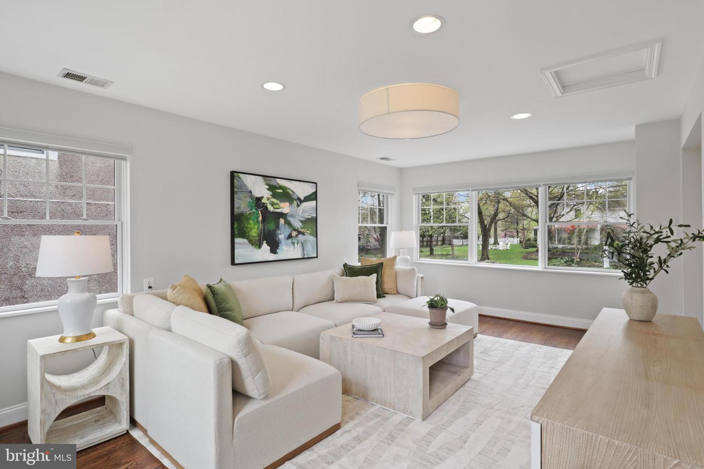 865 N JEFFERSON ST, ARLINGTON, Virginia 22205, 5 Bedrooms Bedrooms, ,4 BathroomsBathrooms,Residential,For sale,865 N JEFFERSON ST,VAAR2056918 MLS # VAAR2056918