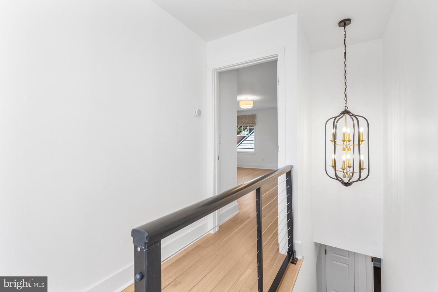 865 N JEFFERSON ST, ARLINGTON, Virginia 22205, 5 Bedrooms Bedrooms, ,4 BathroomsBathrooms,Residential,For sale,865 N JEFFERSON ST,VAAR2056918 MLS # VAAR2056918