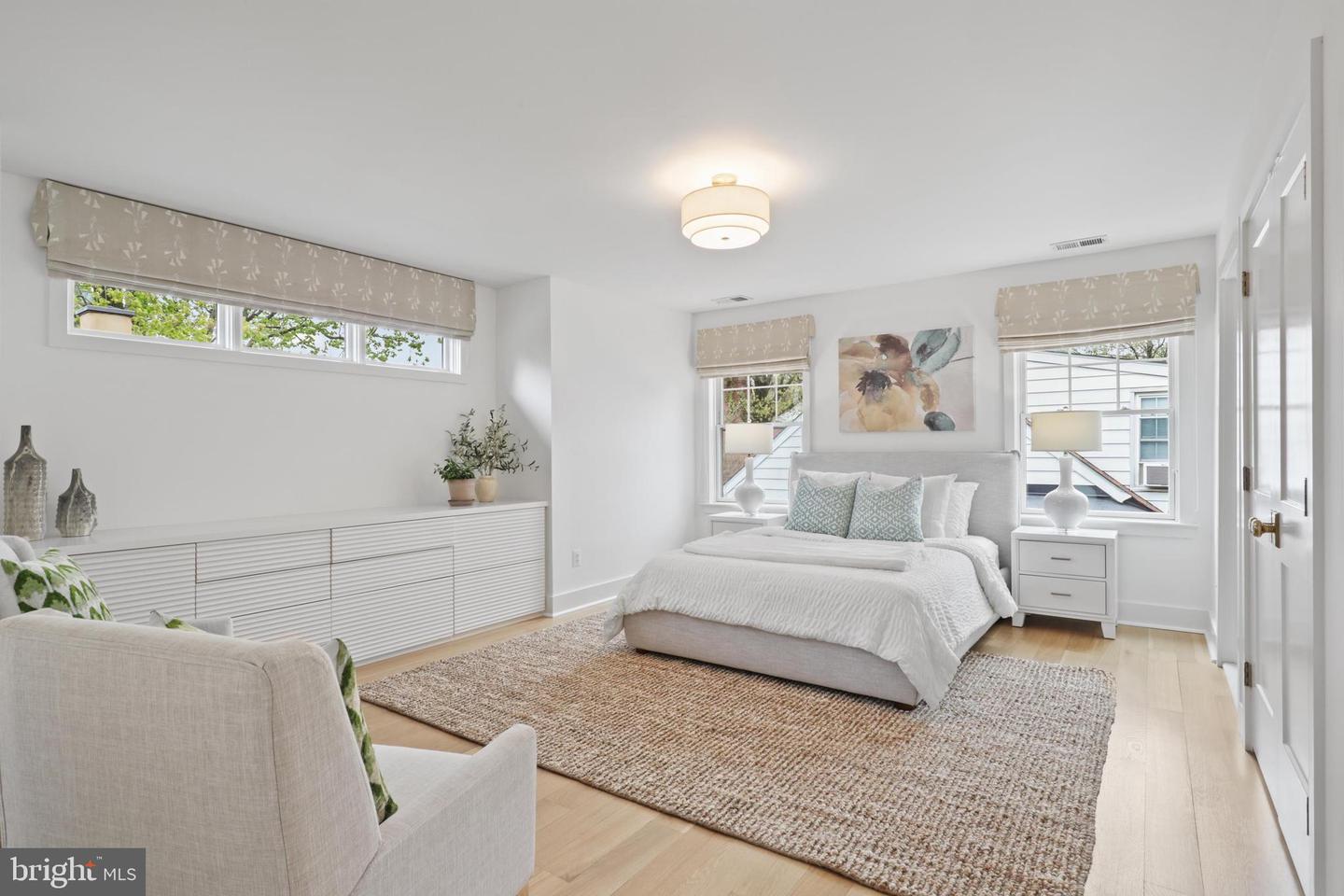 865 N JEFFERSON ST, ARLINGTON, Virginia 22205, 5 Bedrooms Bedrooms, ,4 BathroomsBathrooms,Residential,For sale,865 N JEFFERSON ST,VAAR2056918 MLS # VAAR2056918