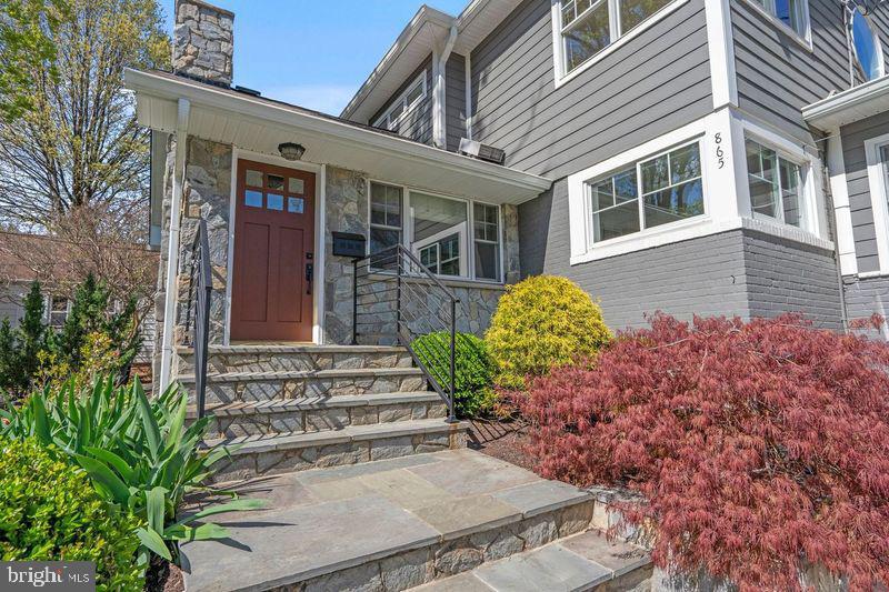 865 N JEFFERSON ST, ARLINGTON, Virginia 22205, 5 Bedrooms Bedrooms, ,4 BathroomsBathrooms,Residential,For sale,865 N JEFFERSON ST,VAAR2056918 MLS # VAAR2056918