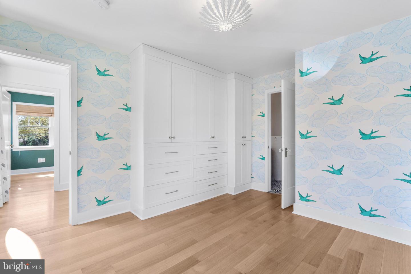 865 N JEFFERSON ST, ARLINGTON, Virginia 22205, 5 Bedrooms Bedrooms, ,4 BathroomsBathrooms,Residential,For sale,865 N JEFFERSON ST,VAAR2056918 MLS # VAAR2056918