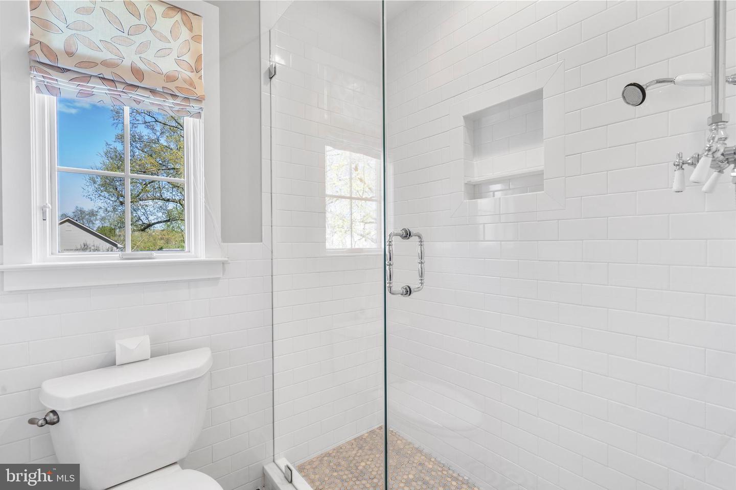 865 N JEFFERSON ST, ARLINGTON, Virginia 22205, 5 Bedrooms Bedrooms, ,4 BathroomsBathrooms,Residential,For sale,865 N JEFFERSON ST,VAAR2056918 MLS # VAAR2056918