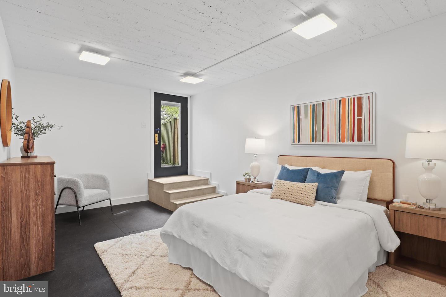 865 N JEFFERSON ST, ARLINGTON, Virginia 22205, 5 Bedrooms Bedrooms, ,4 BathroomsBathrooms,Residential,For sale,865 N JEFFERSON ST,VAAR2056918 MLS # VAAR2056918
