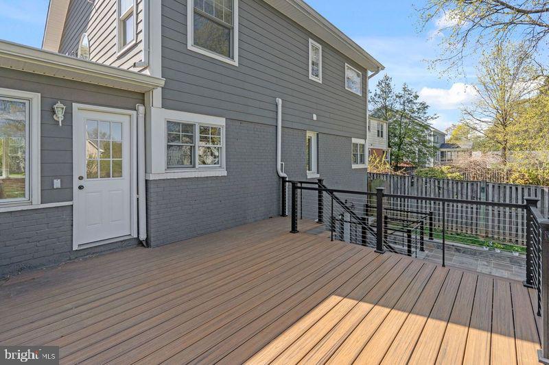 865 N JEFFERSON ST, ARLINGTON, Virginia 22205, 5 Bedrooms Bedrooms, ,4 BathroomsBathrooms,Residential,For sale,865 N JEFFERSON ST,VAAR2056918 MLS # VAAR2056918