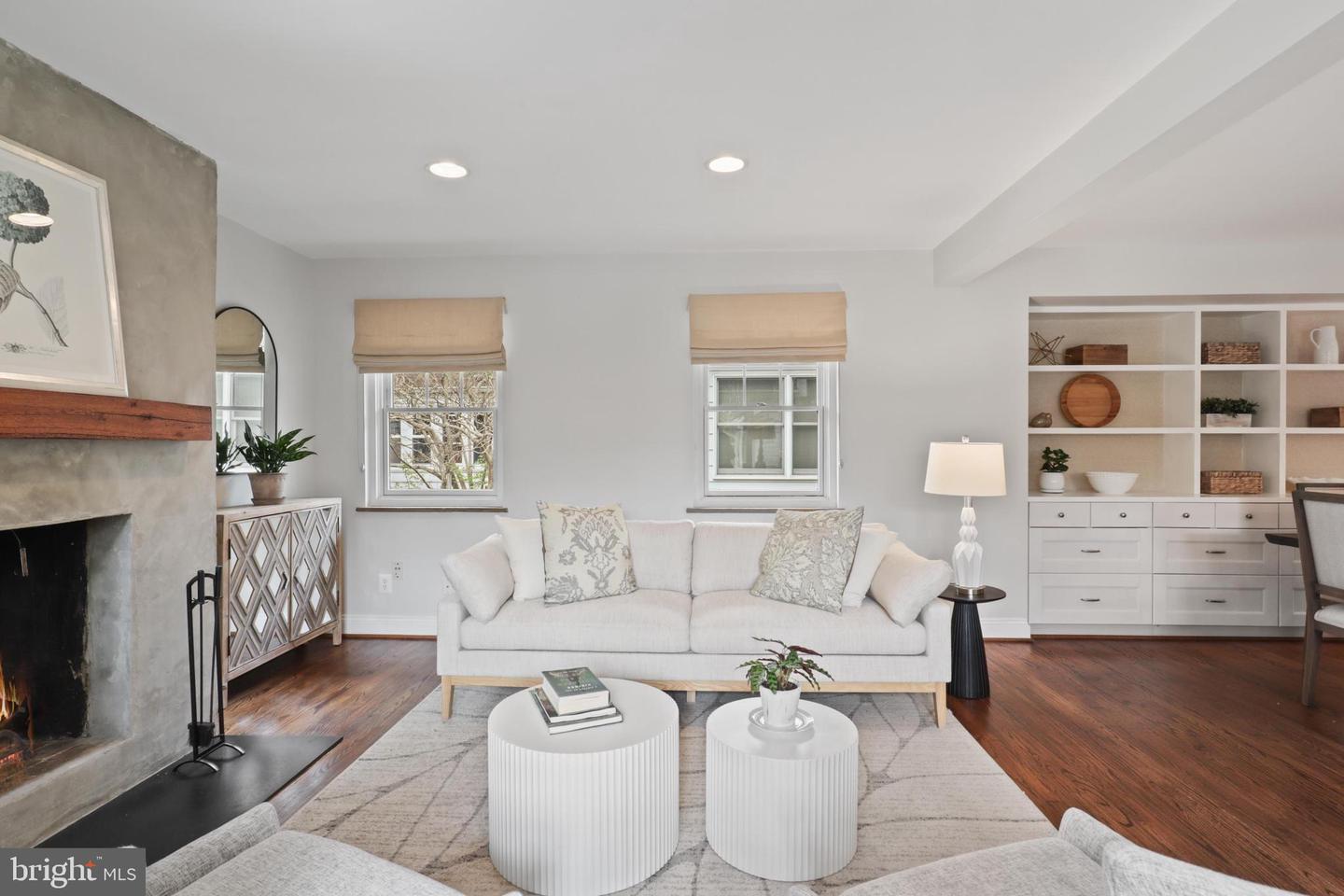 865 N JEFFERSON ST, ARLINGTON, Virginia 22205, 5 Bedrooms Bedrooms, ,4 BathroomsBathrooms,Residential,For sale,865 N JEFFERSON ST,VAAR2056918 MLS # VAAR2056918