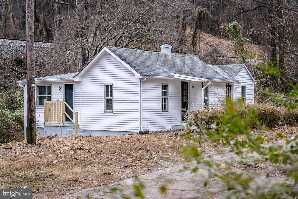 1121 MONACAN TRAIL RD, CHARLOTTESVILLE, Virginia 22903, 3 Bedrooms Bedrooms, ,1 BathroomBathrooms,Residential,For sale,1121 MONACAN TRAIL RD,VAAB2000964 MLS # VAAB2000964